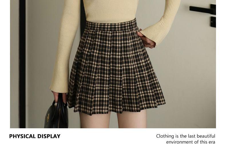 Long Sleeve Scoop Neck Plain Bowknot Ribbed Knit Crop Top Product Image