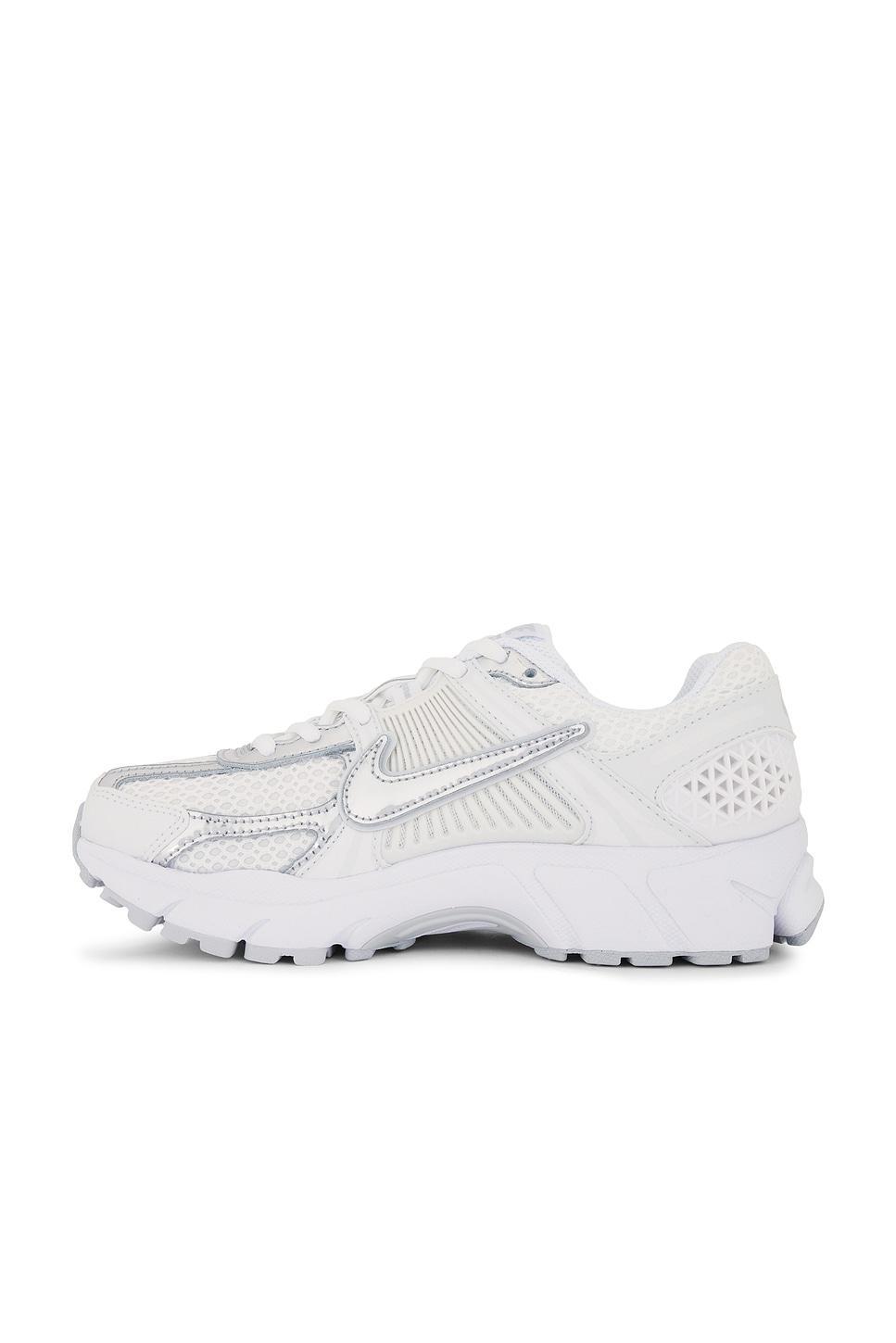 Zoom Vomero 5 Gold Sneaker Nike Product Image