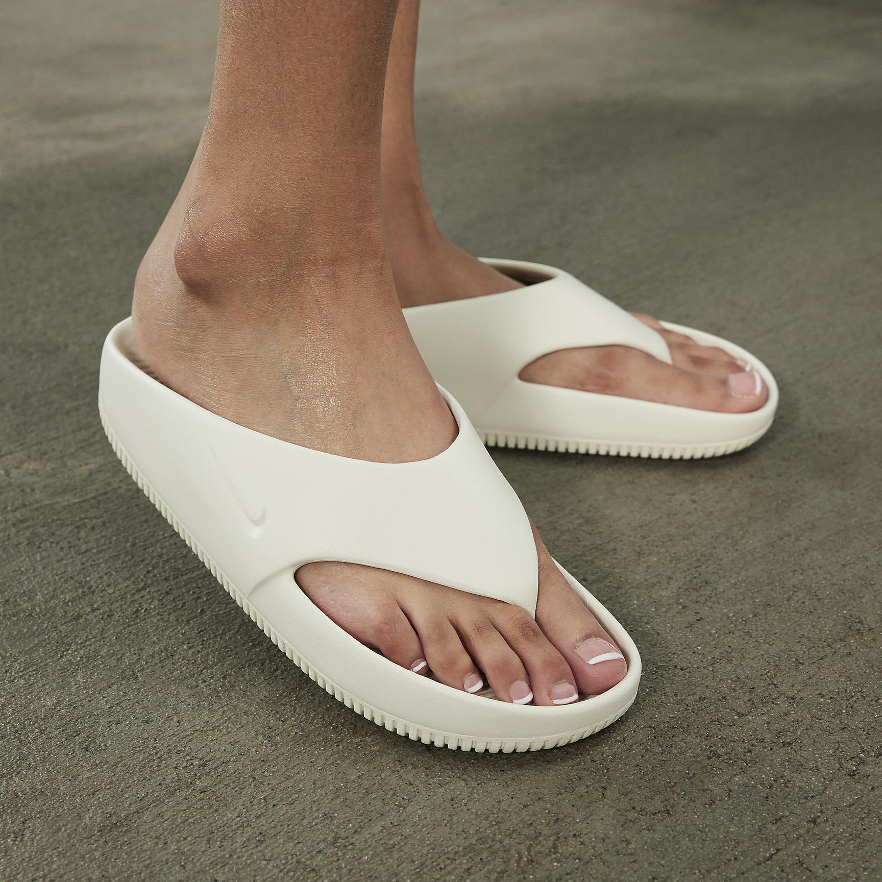 Nike Calm Women's Flip-Flops Product Image