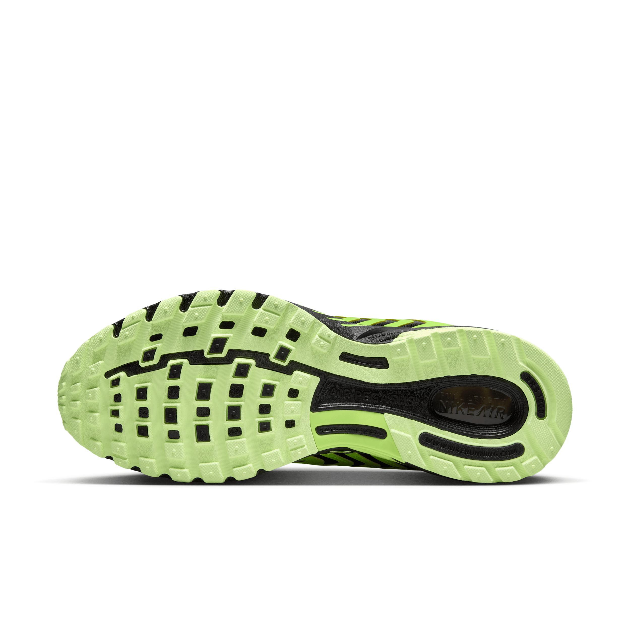 Nike Men's Air Pegasus 2005 Shoes Product Image