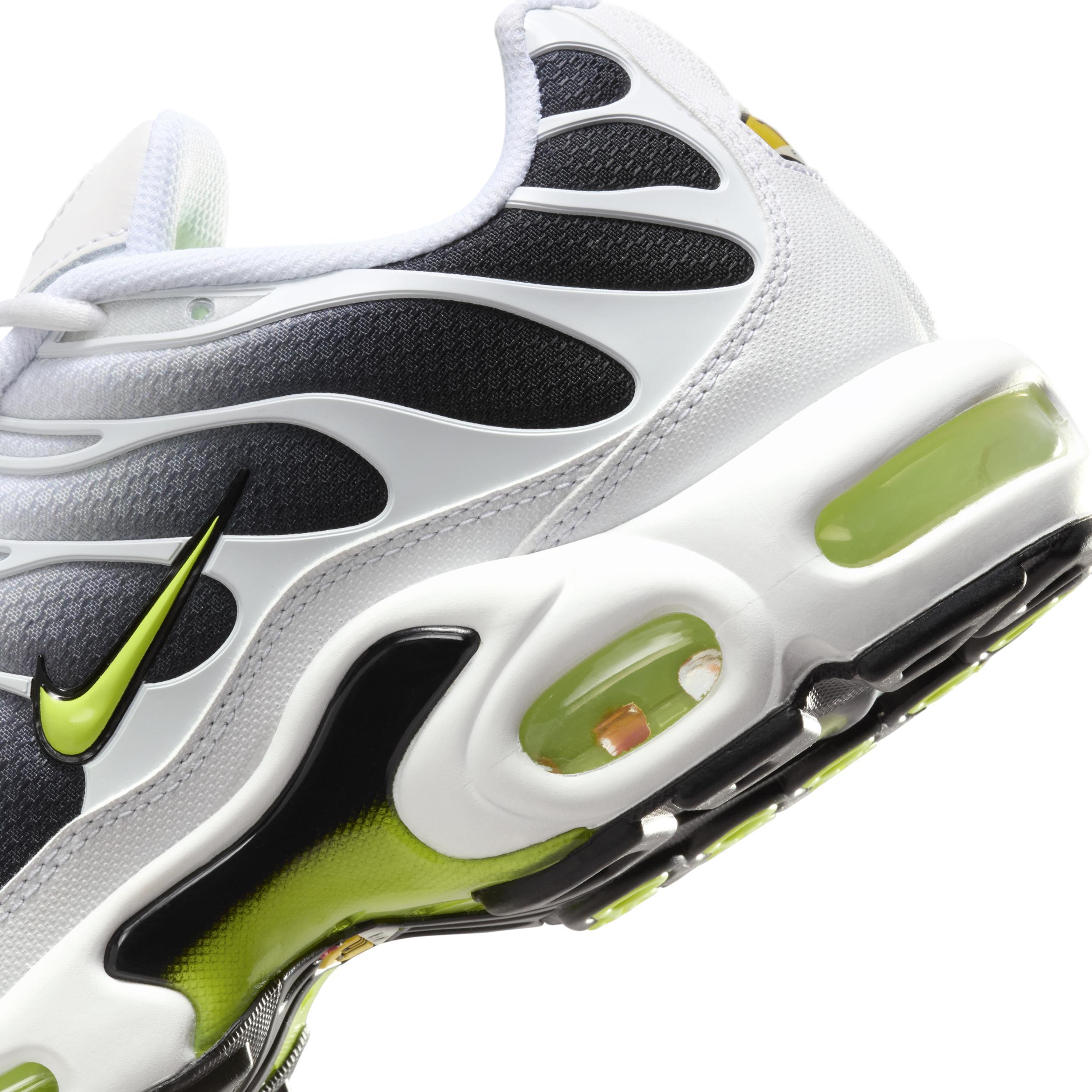 Nike Men's Air Max Plus Shoes Product Image