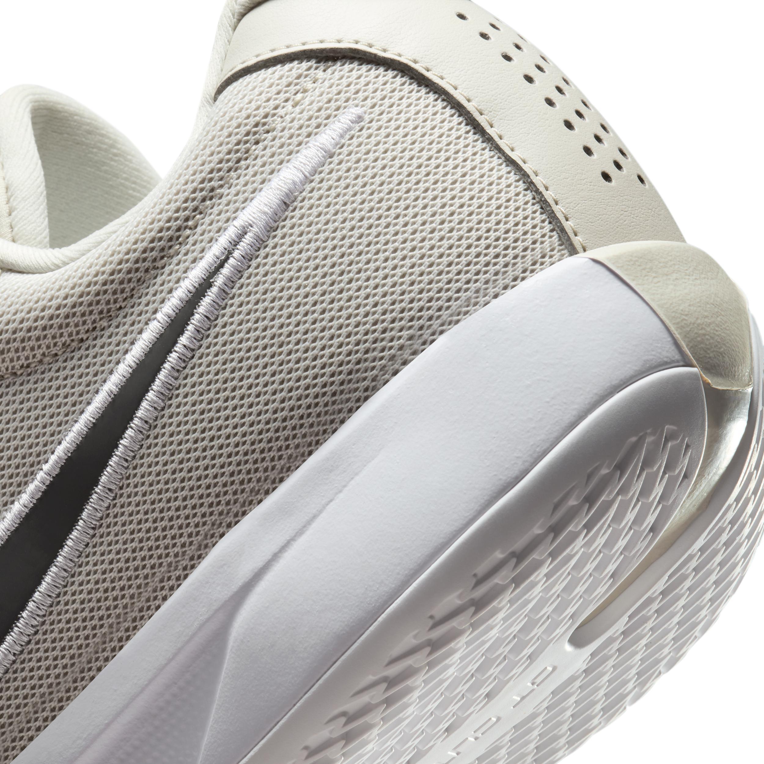 Nike Men's G.T. Cut Academy Basketball Shoes Product Image