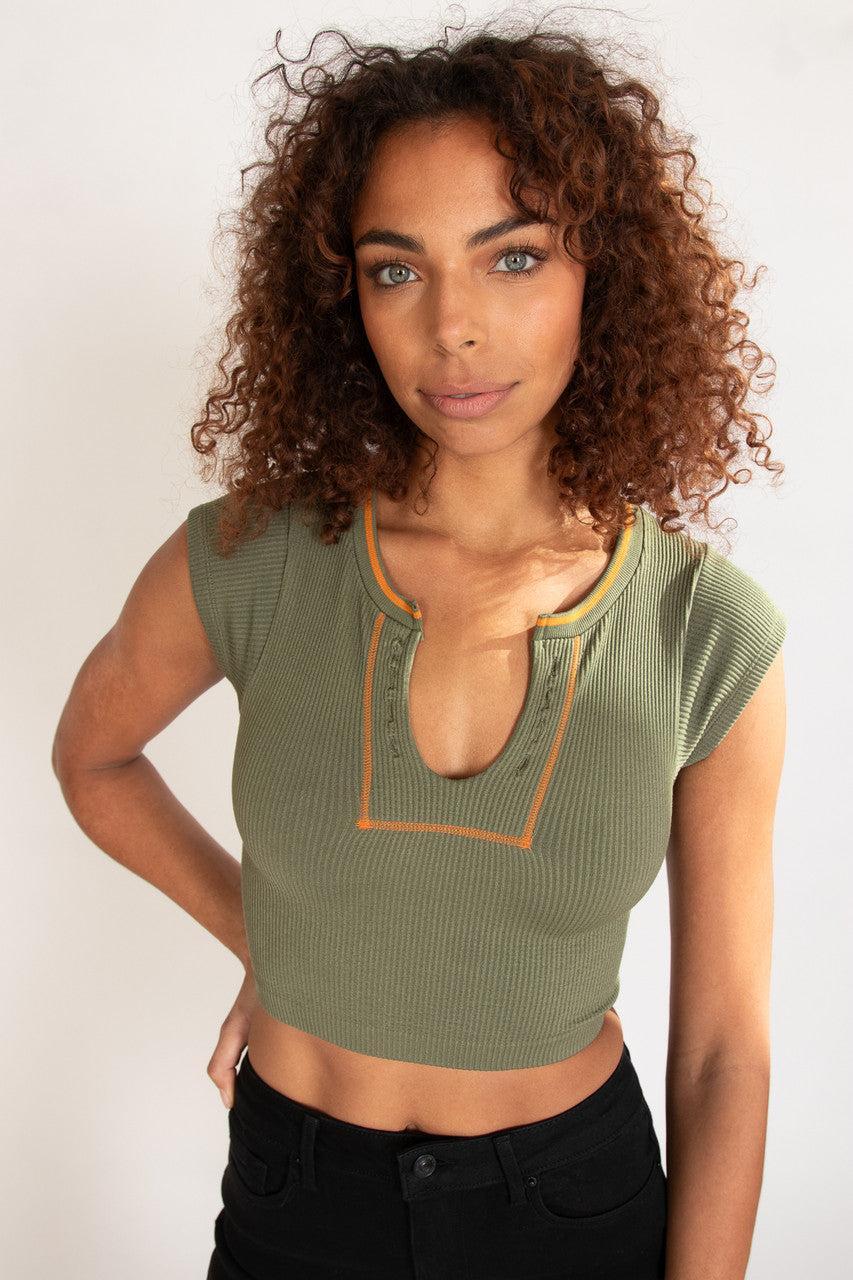 Sporty Notch Neck Seamless Tee Product Image