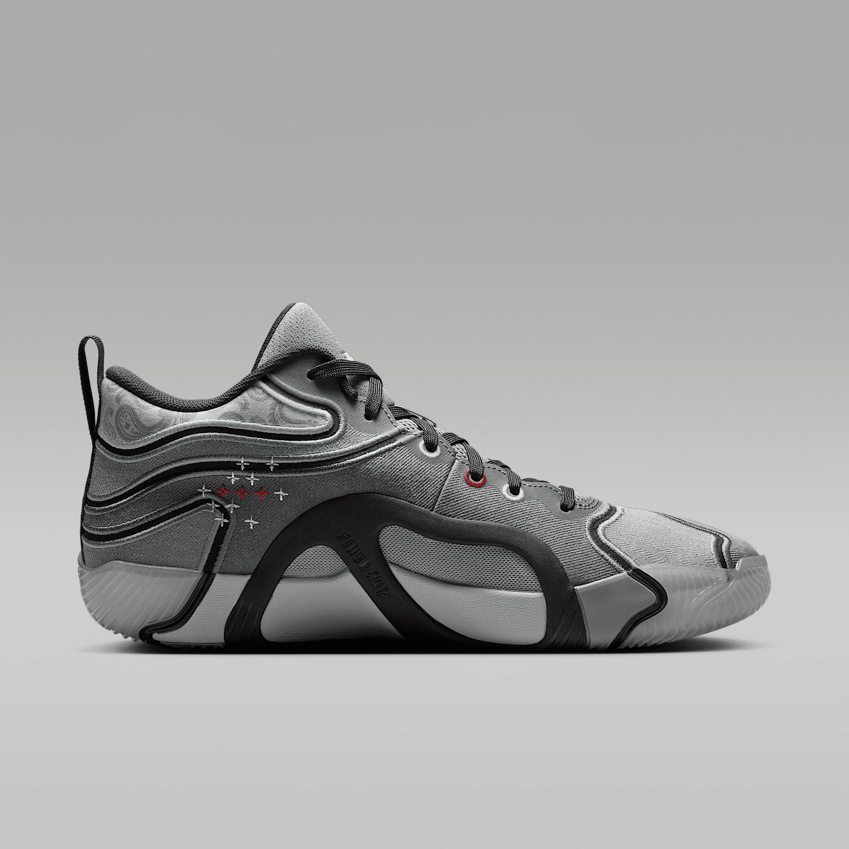 Nike Men's Tatum 3 Basketball Shoes Product Image