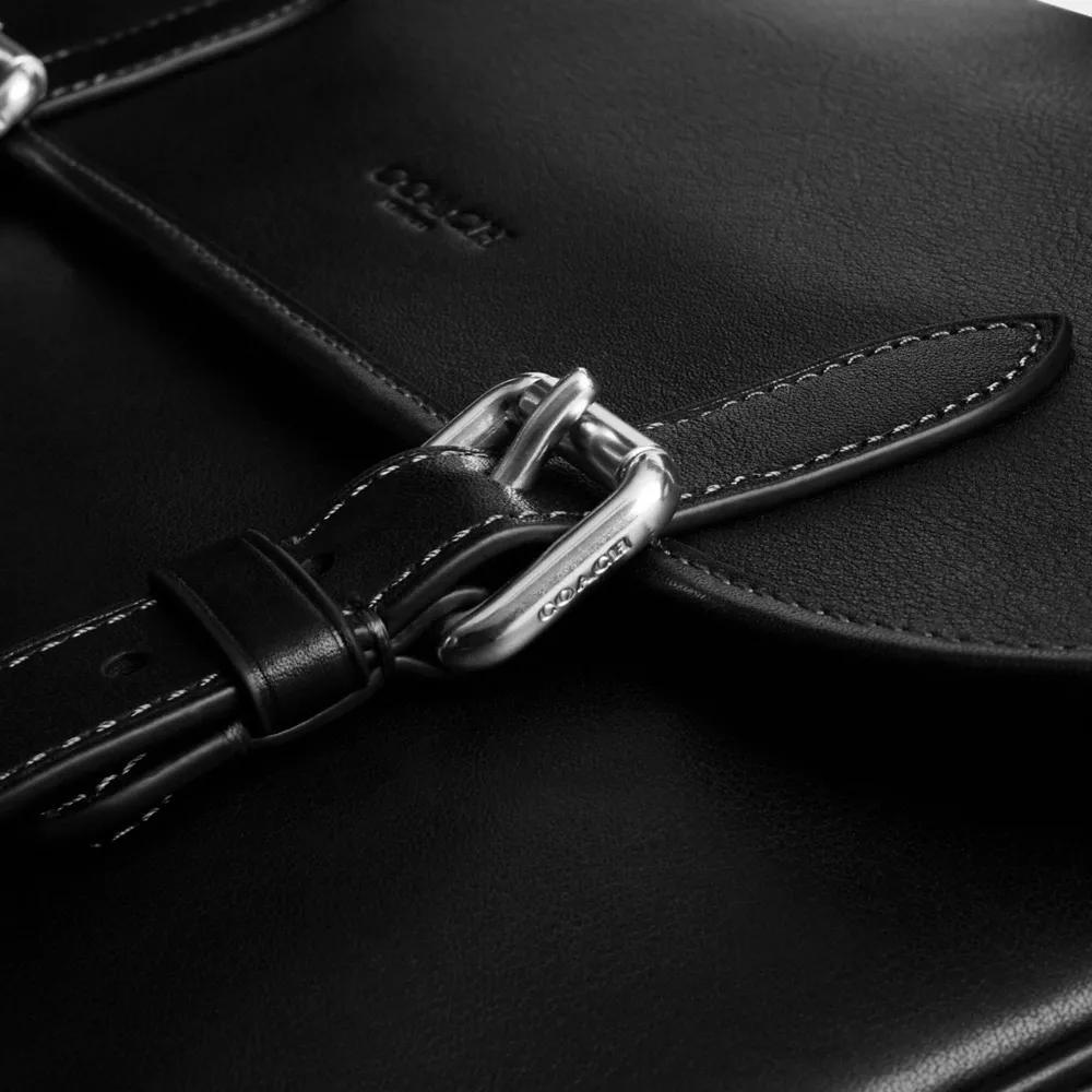 Hitch Messenger Bag Product Image
