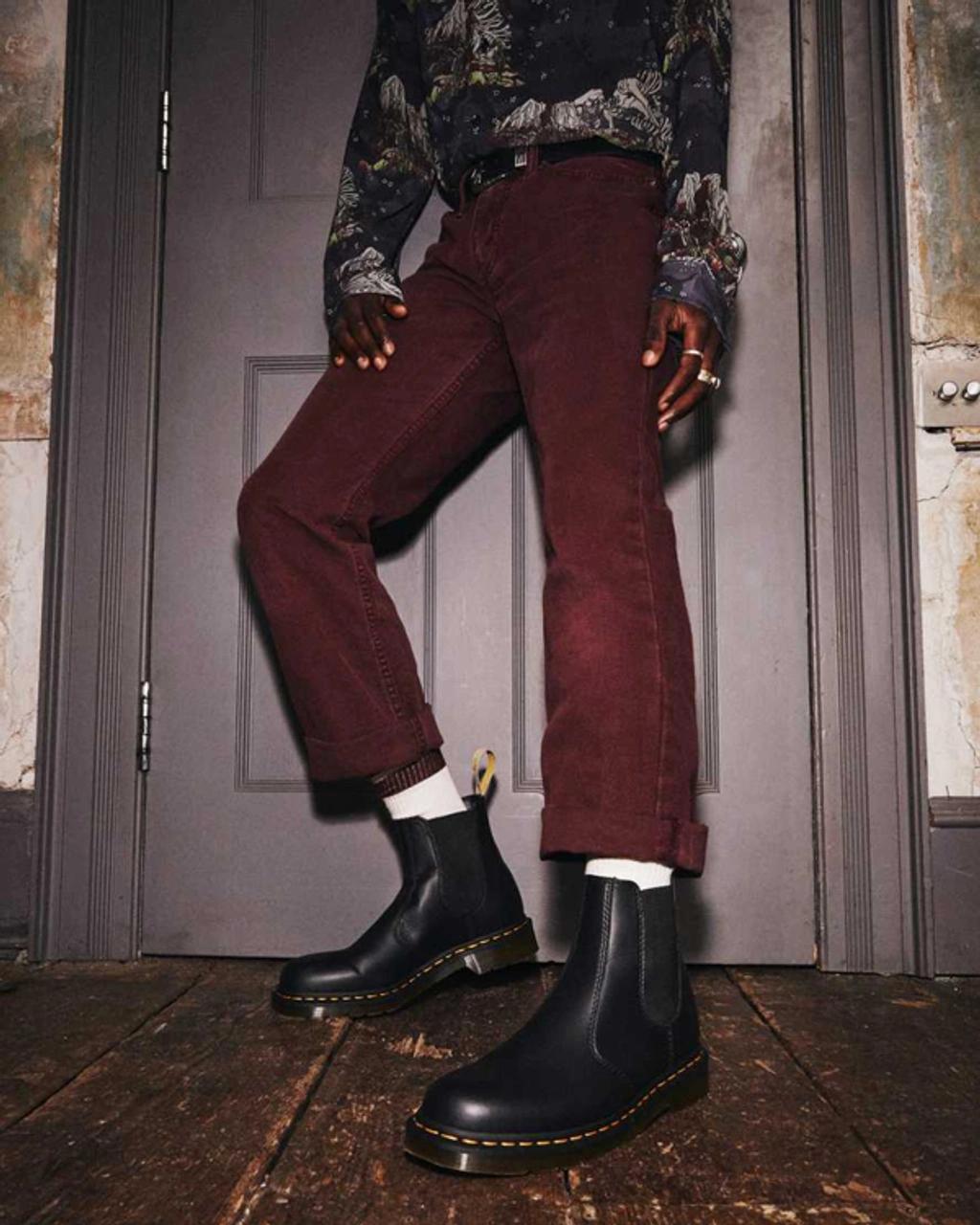 DR. MARTENS' Vegan 2976 Felix Chelsea Boots In Schwarz Product Image
