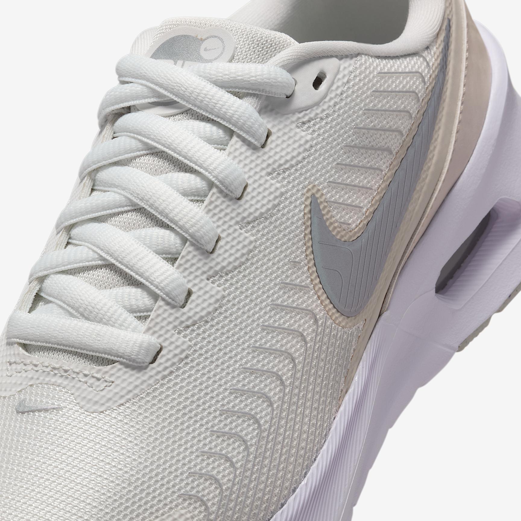 Nike Women's Air Max Nuaxis SE Shoes Product Image