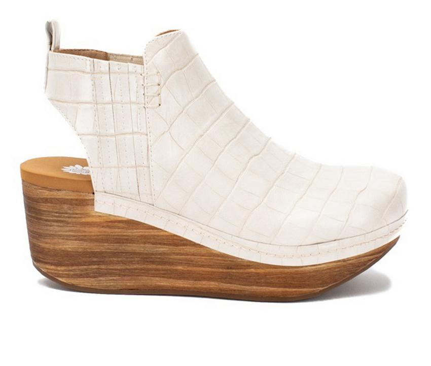 Women's Yellow Box Barty Wedge Clogs Product Image