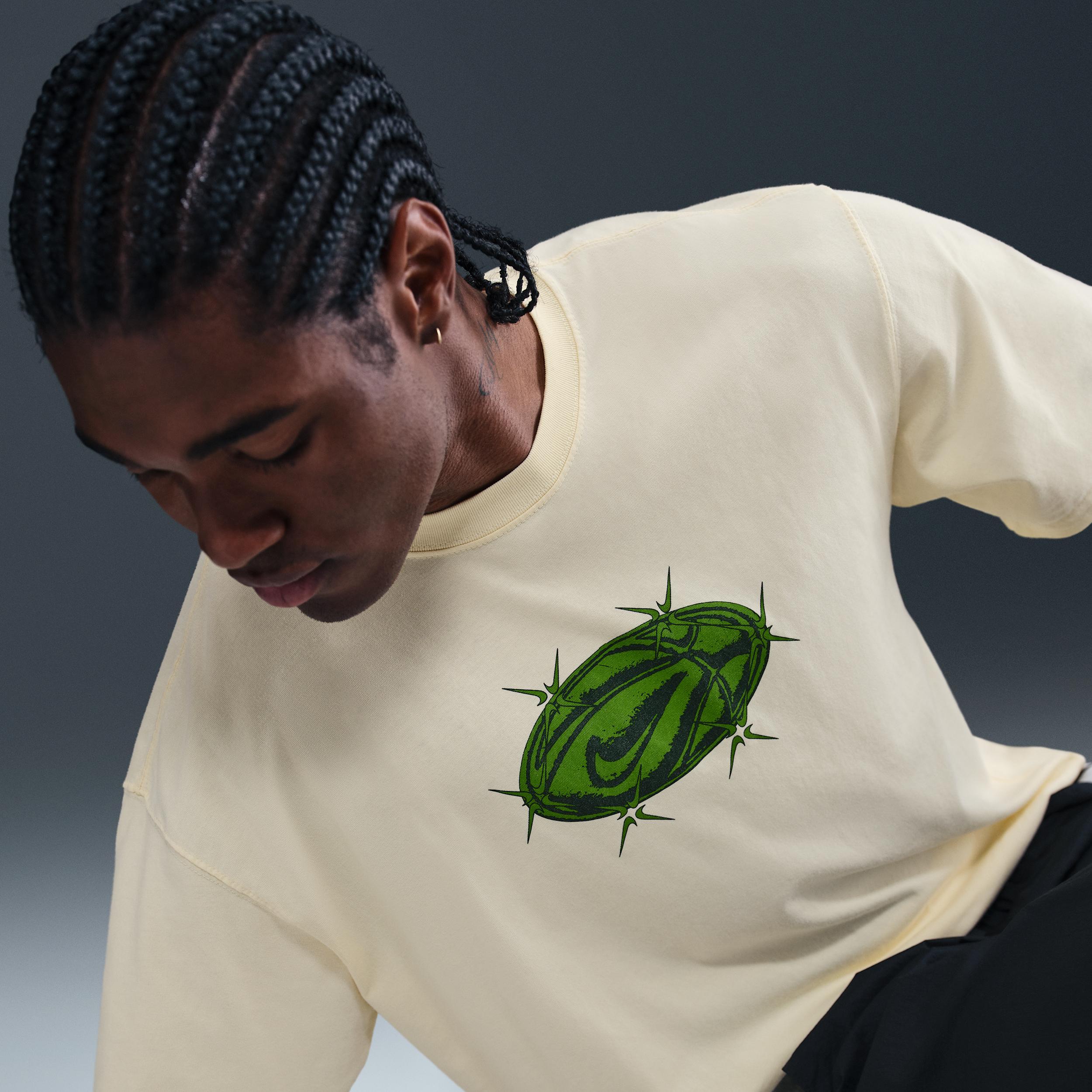 Nike Men's Max90 T-Shirt Product Image