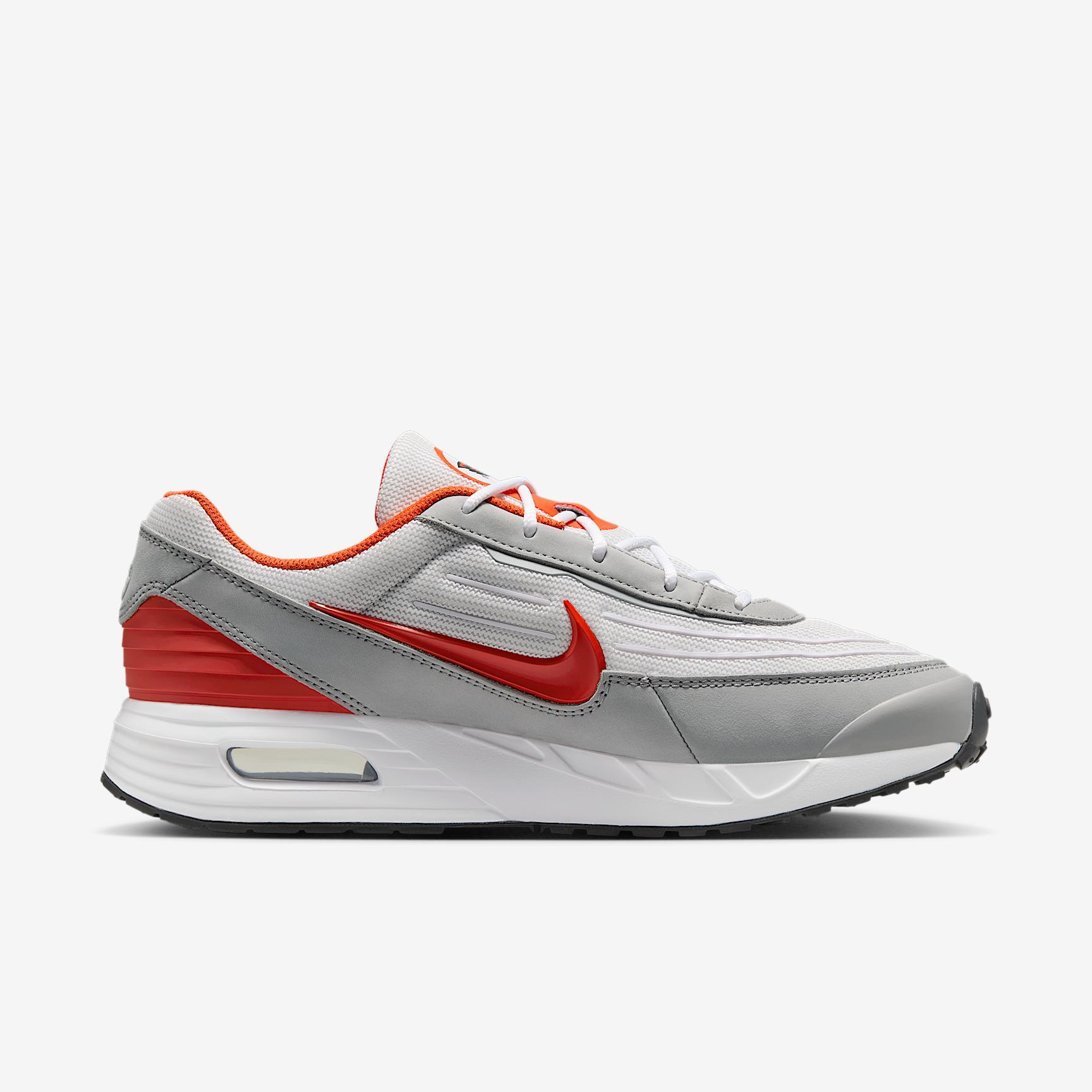 Nike College Air Max Verse (Oregon State) Men's Shoes Product Image