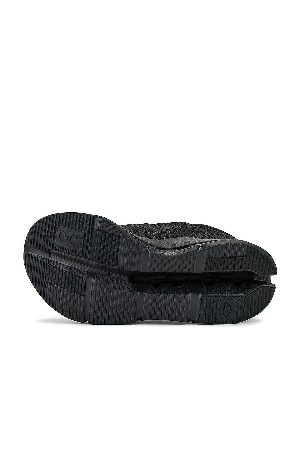 On Womens Cloudnova Low Top Running Sneakers Product Image