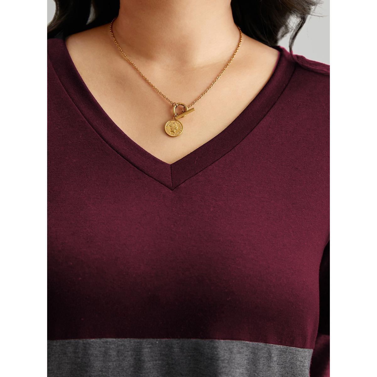 Plus Size Colorblock Contrast Striped V Neck T-shirt Burgundy Women Casual Contrast Striped V-neck Everyday T-shirts BloomChic 26/4X Product Image