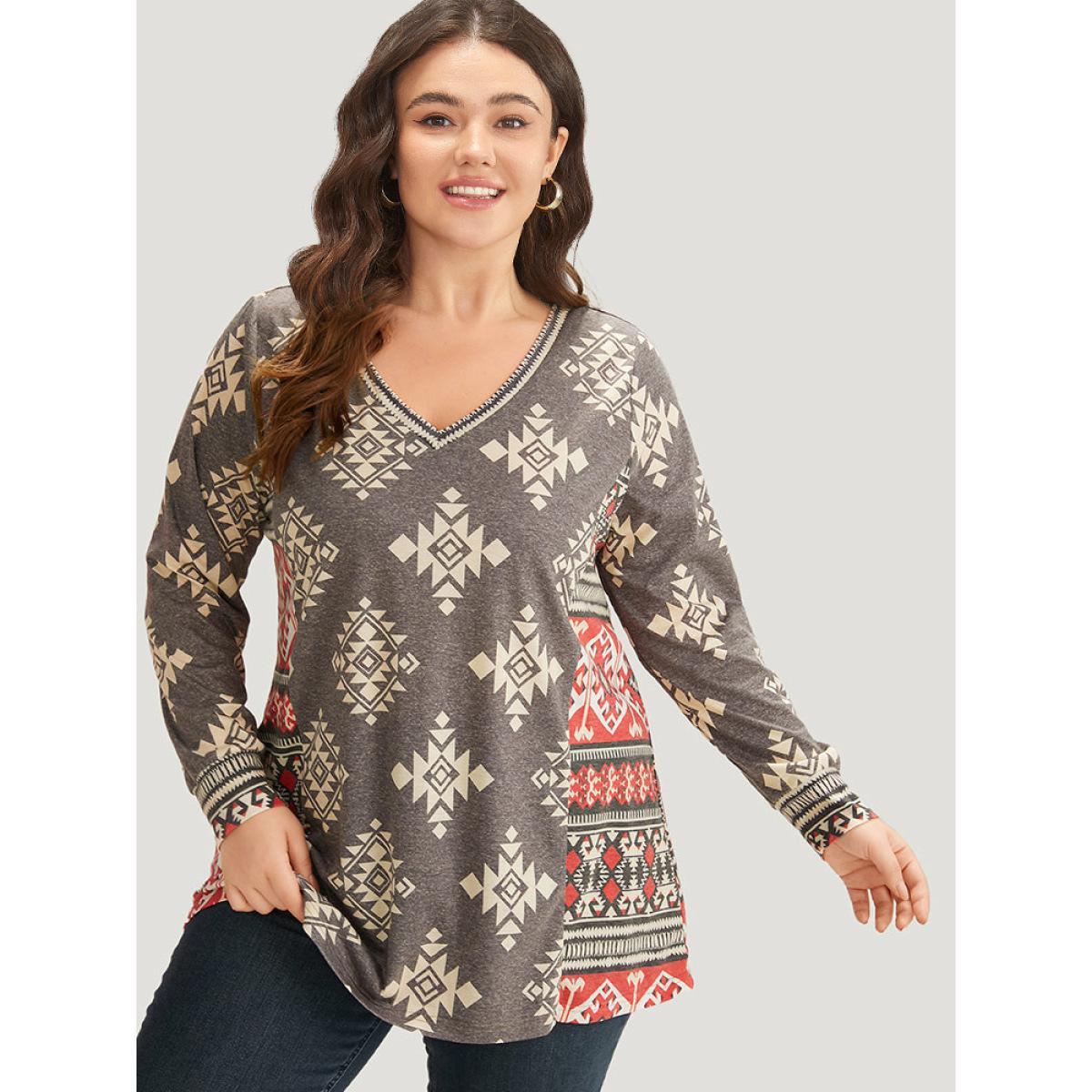 Plus Size Boho Print V Neck T-shirt DarkGray Women Casual Printed Bohemian Print V-neck Dailywear T-shirts BloomChic 12/L Product Image