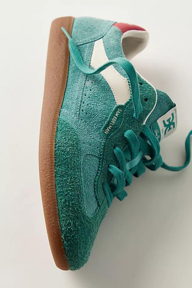 Kallen Sneakers Product Image