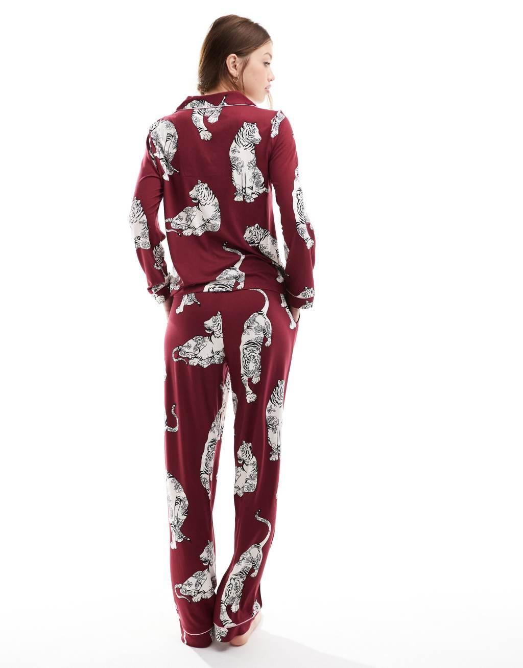 Chelsea Peers Exclusive long sleeve and pants poly pajama set in plum lotus tiger print Product Image