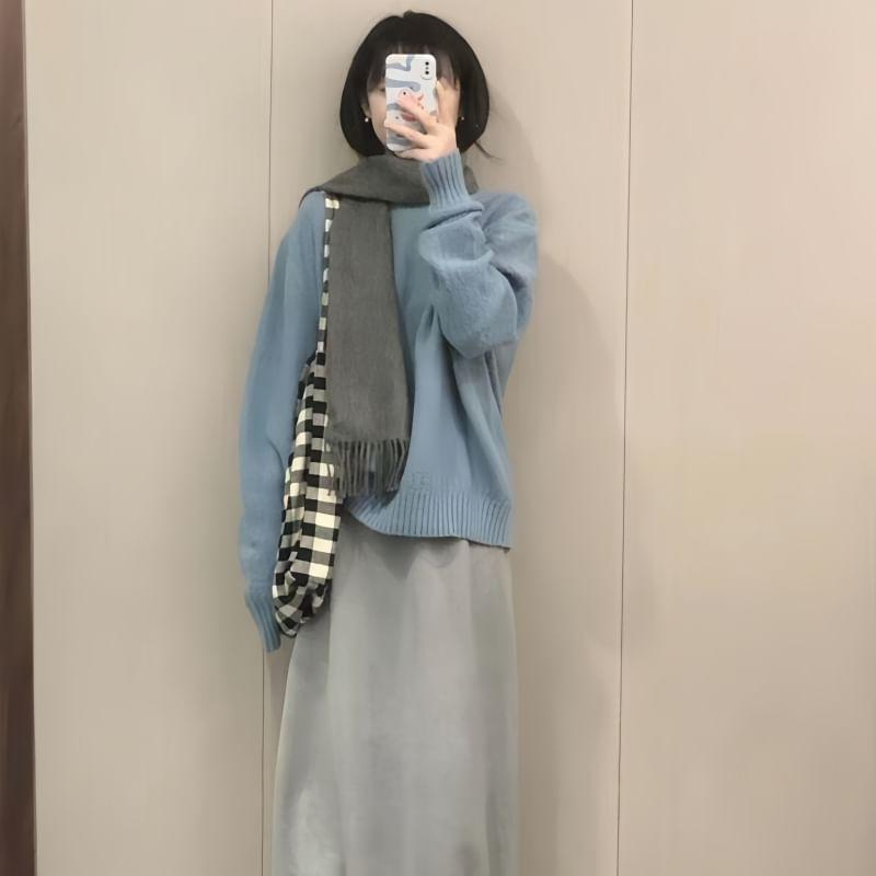 Long-Sleeve Round Neck Plain Sweater Product Image