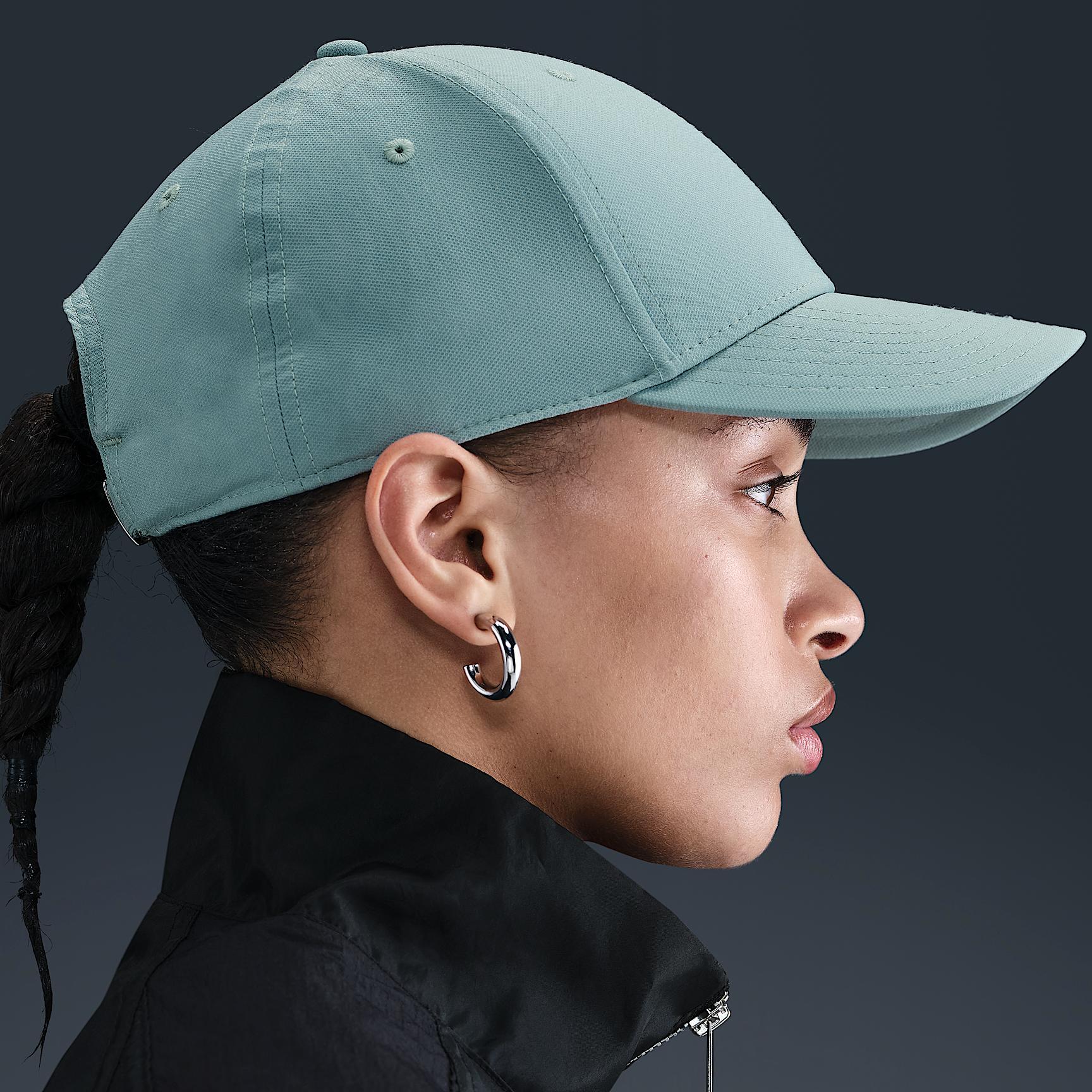 Nike Dri-FIT Club Structured Metal Logo Cap Product Image