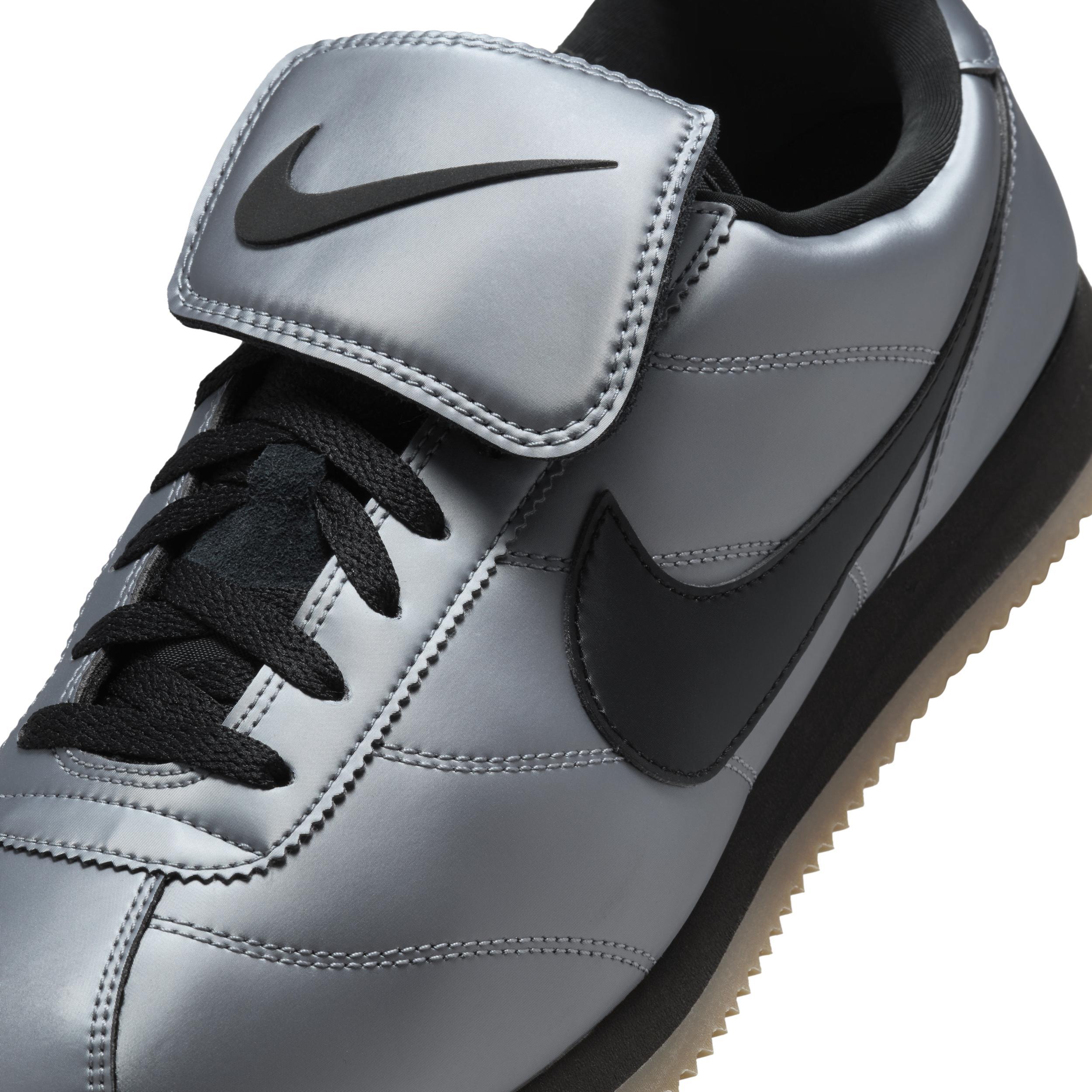 Nike Men's Cortez SE Shoes Product Image