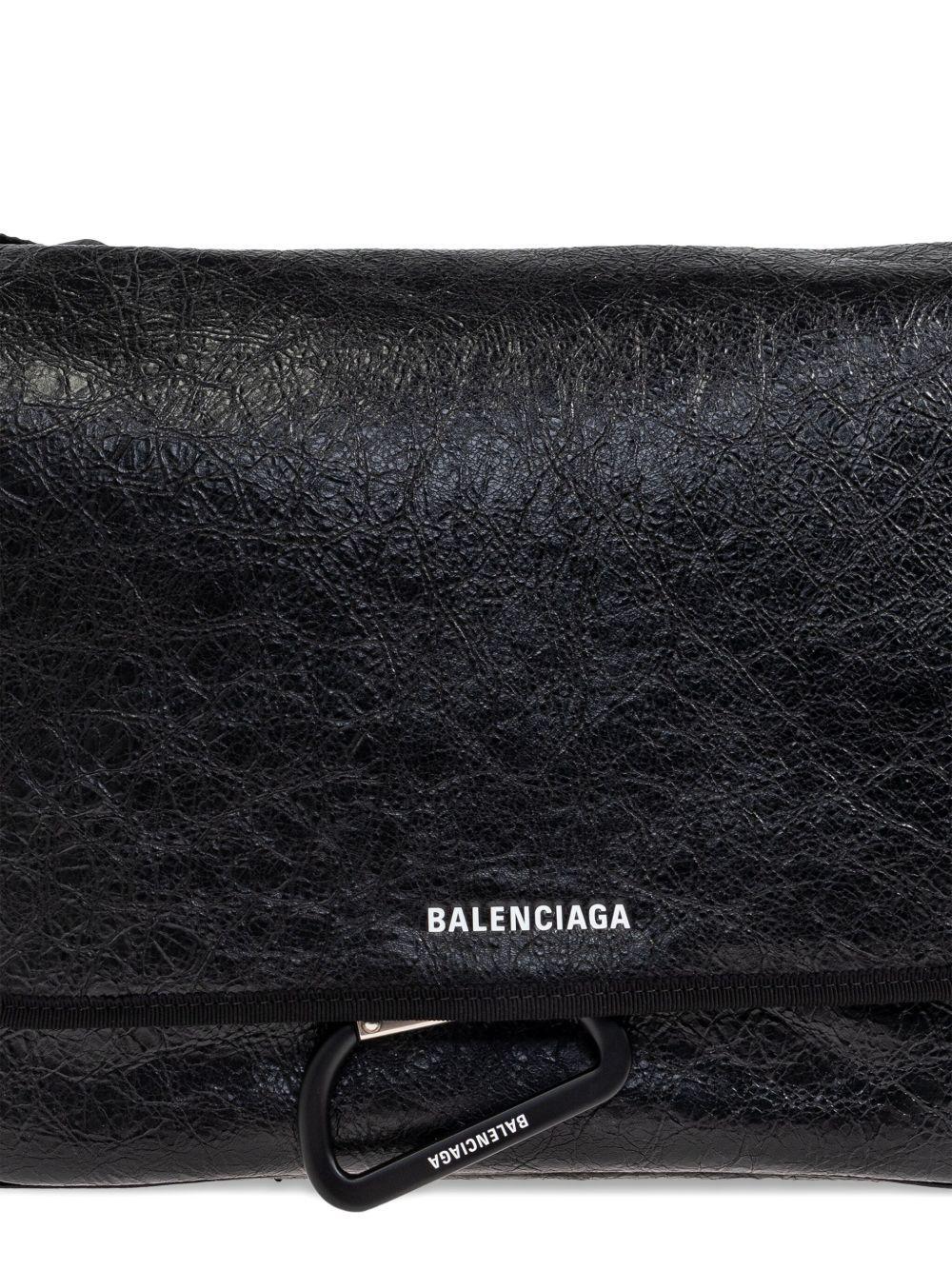 Explorer shoulder bag Product Image