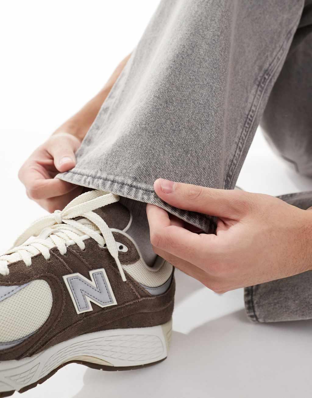Jack & Jones Alex baggy jeans in light gray wash Product Image