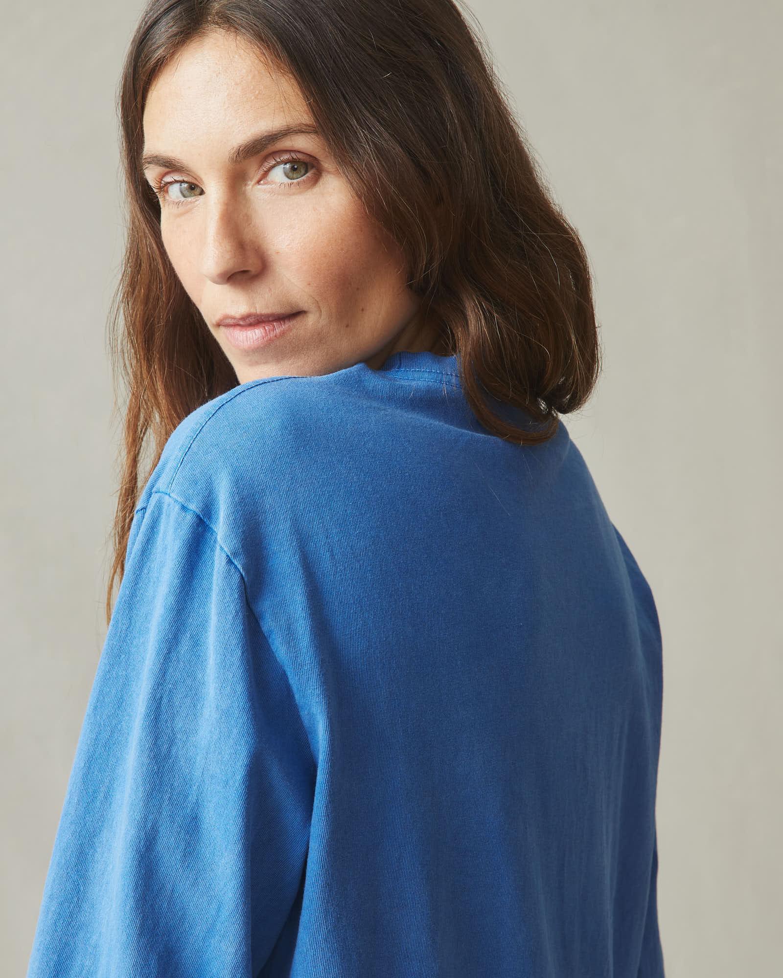 Women's Vintage Crew Long Sleeve Tee - Washed Blue Aura Product Image