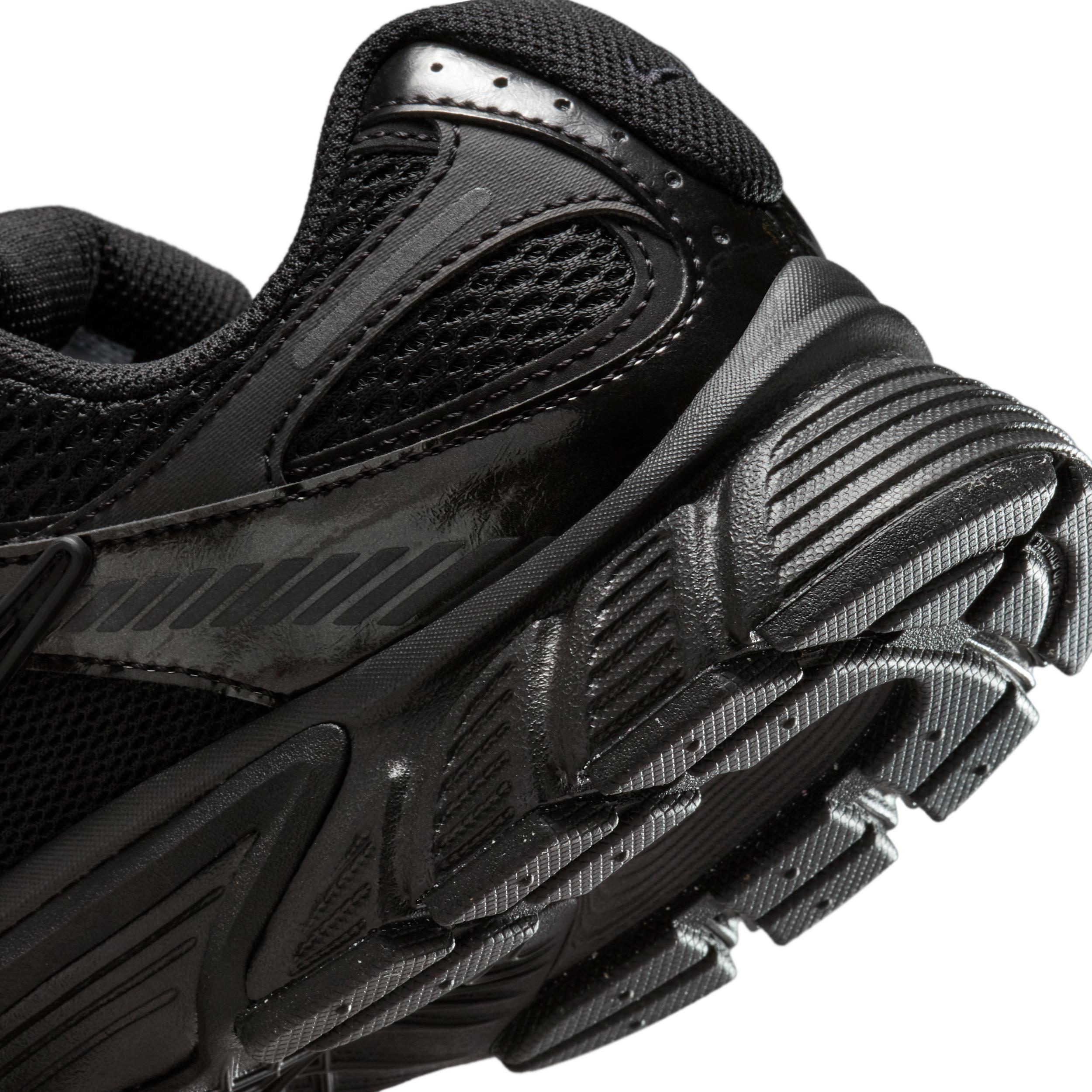 Nike Womens V5 Rnr Sneaker Running Sneakers Product Image