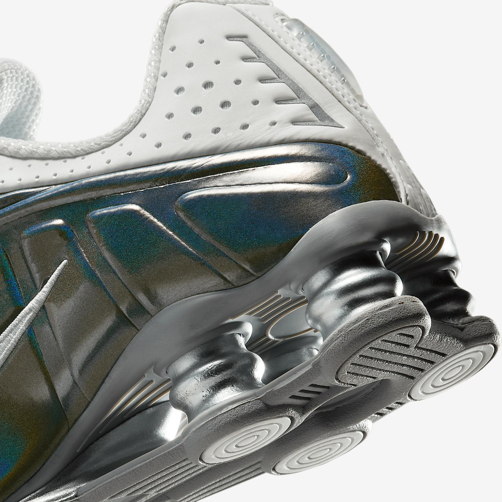 Nike Womens Shox R4 Casual Shoes Product Image
