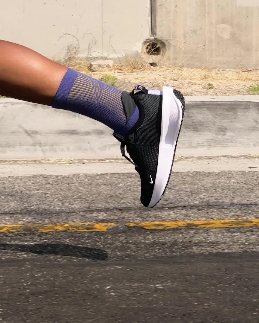 Nike Women's Interact Run Road Running Shoes Product Image
