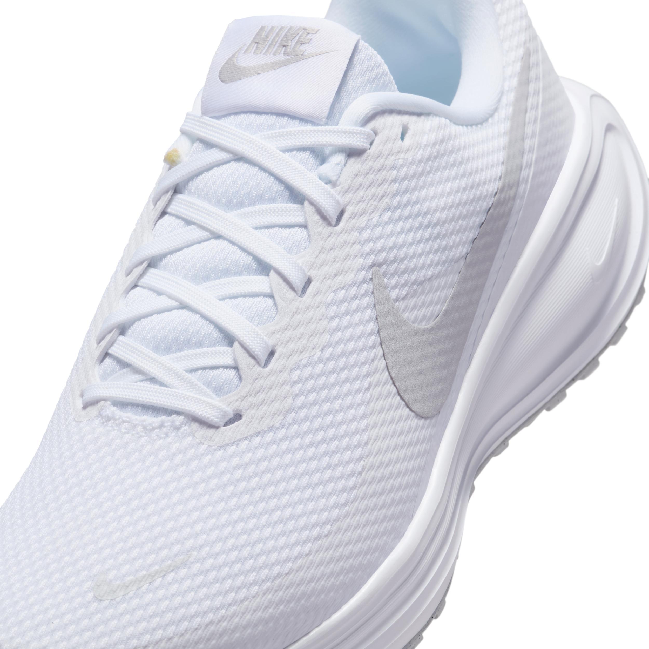 Nike Women's Revolution 8 Road Running Shoes Product Image