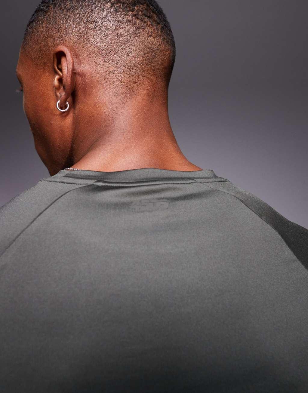 ASOS 4505 Icon training long sleeve muscle fit base layer in khaki Product Image