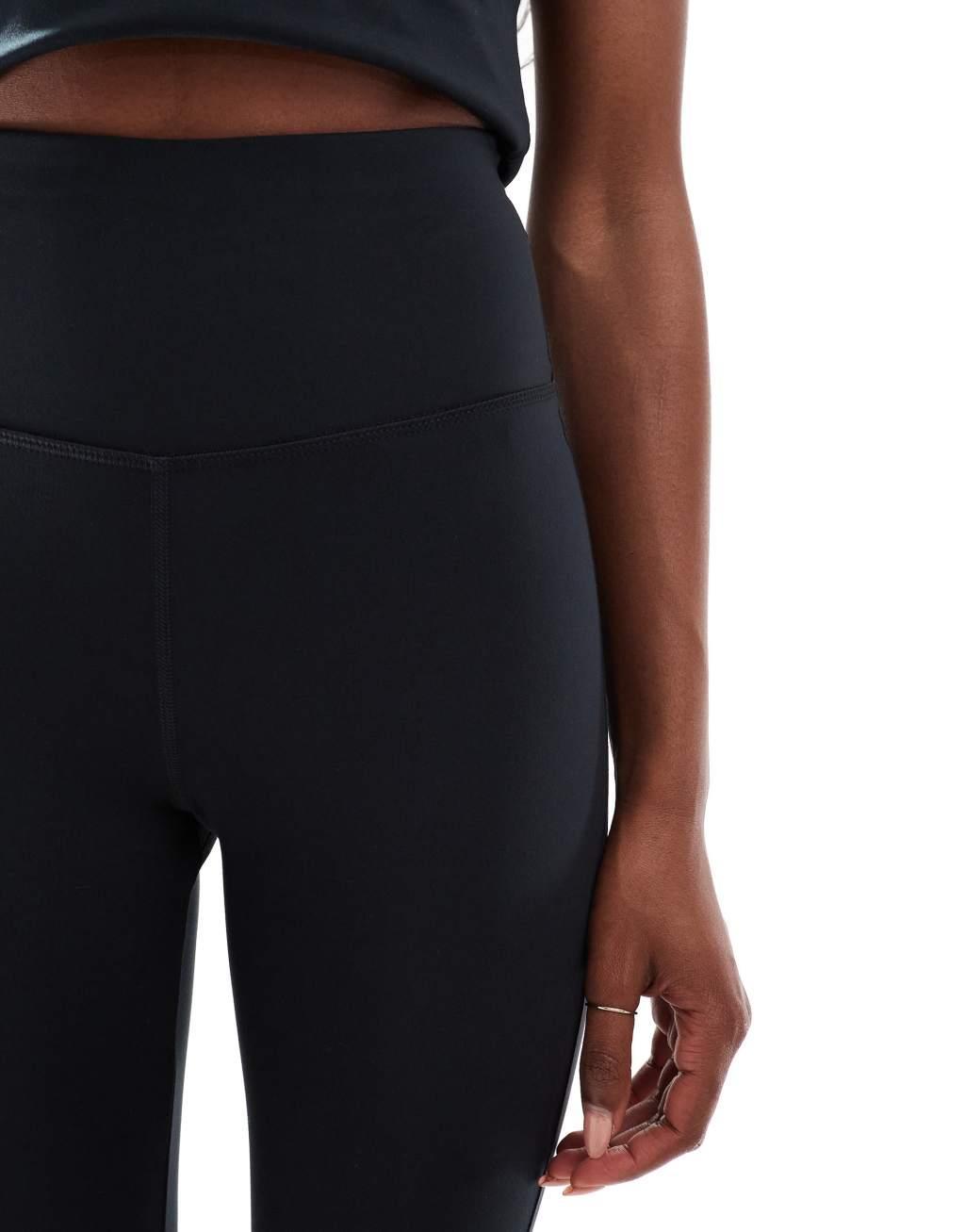 4505 Icon slim kick soft touch yoga leggings in black  Product Image