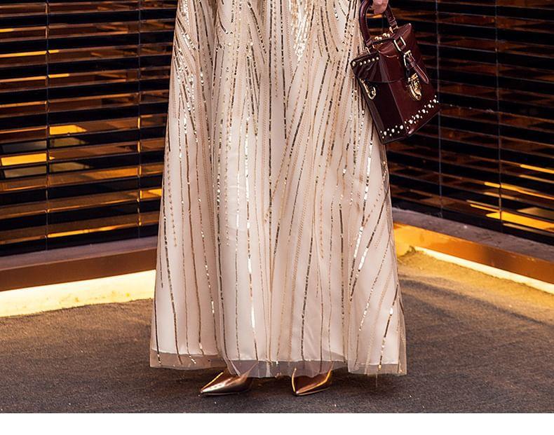 Plus Size Short-Sleeve V-Neck Shiny A-Line Evening Gown Product Image