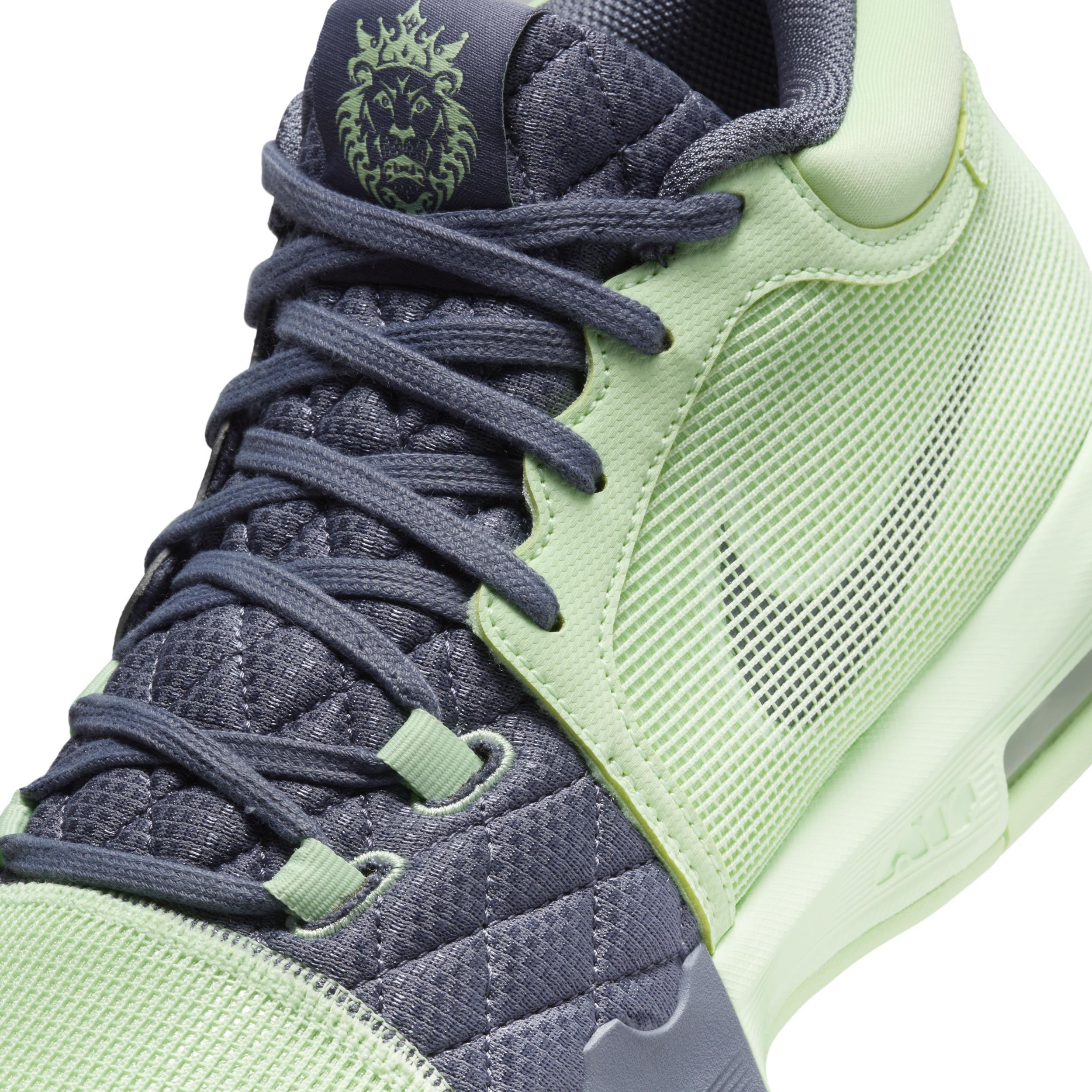 Nike Men's LeBron Witness 8 Basketball Shoes Product Image