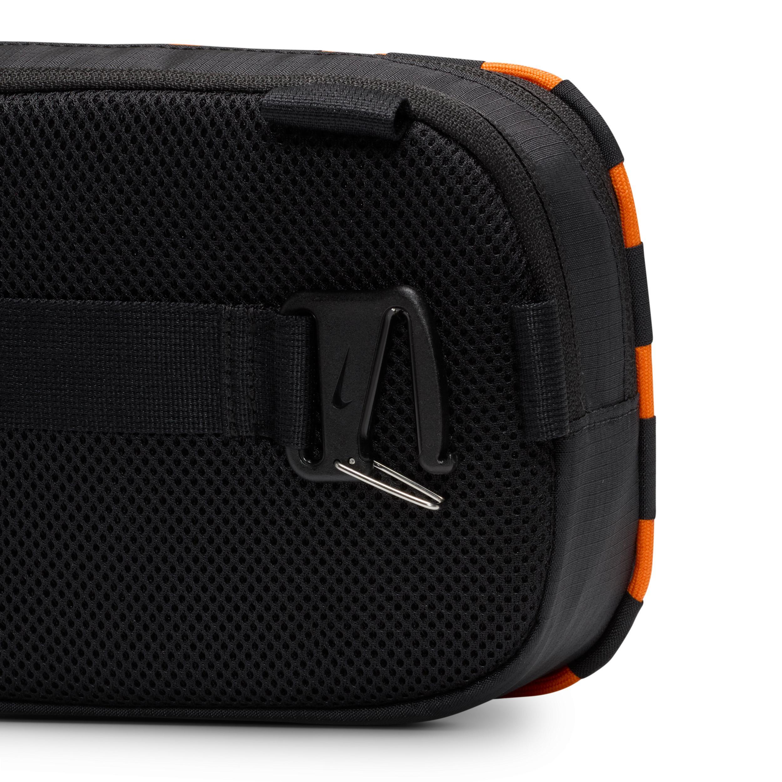 Nike Unisex Hayward Patrol Crossbody Bag (4L) Product Image