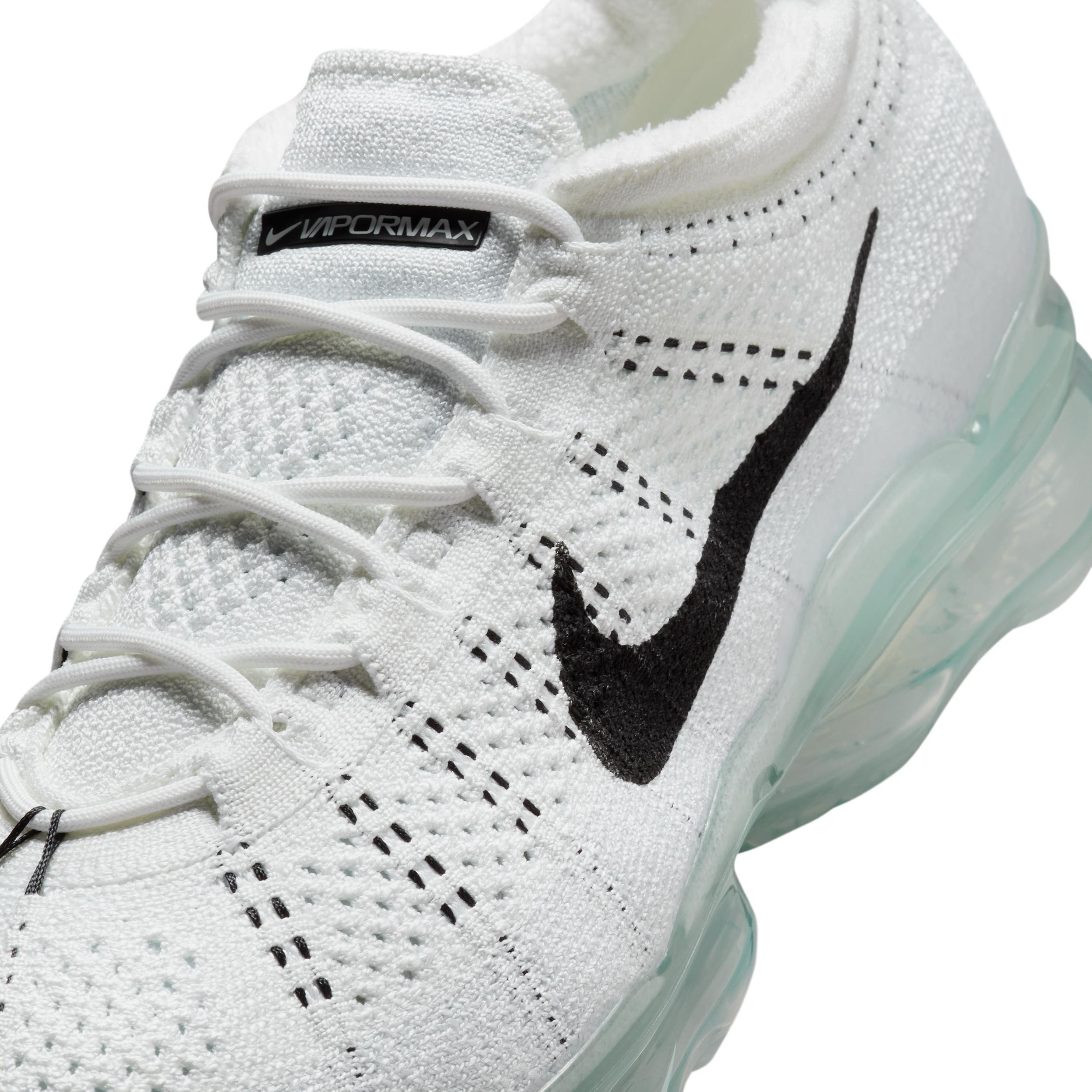 Nike Mens Air VaporMax 2023 Flyknit Running Shoes in White/Pure Platinum Product Image