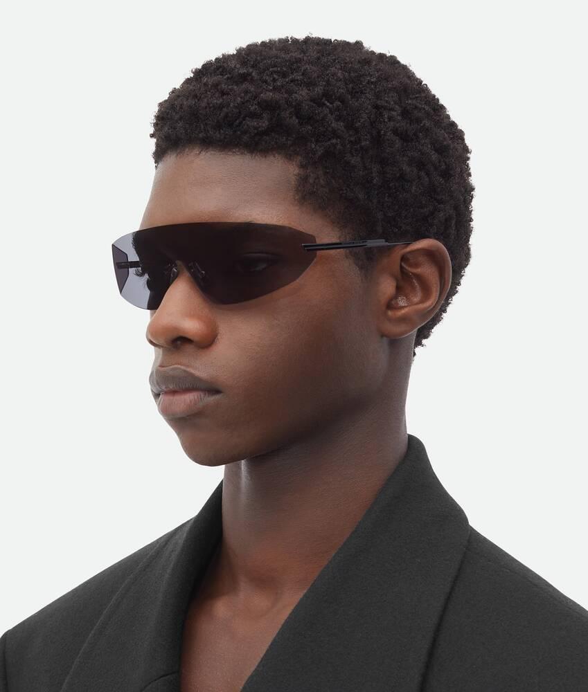 Futuristic Shield Sunglasses in Black/smoke Product Image