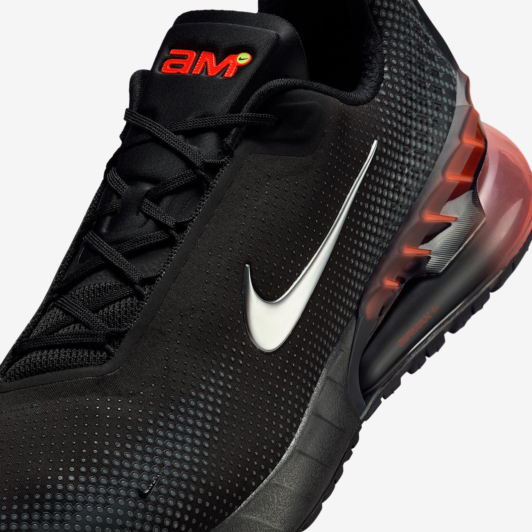 Nike Men's Air Max Phoenix Shoes Product Image