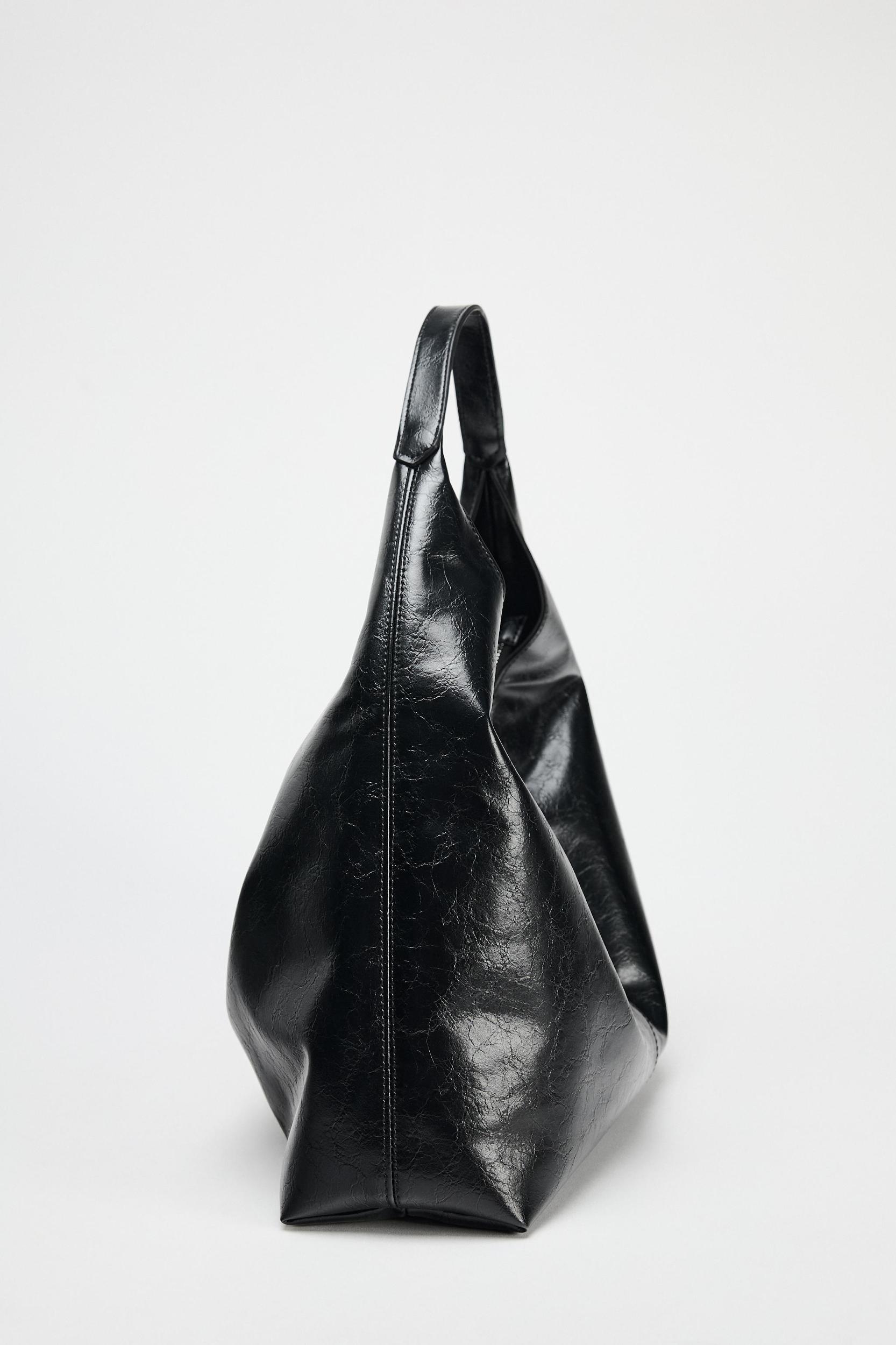 SHOULDER BAG Product Image