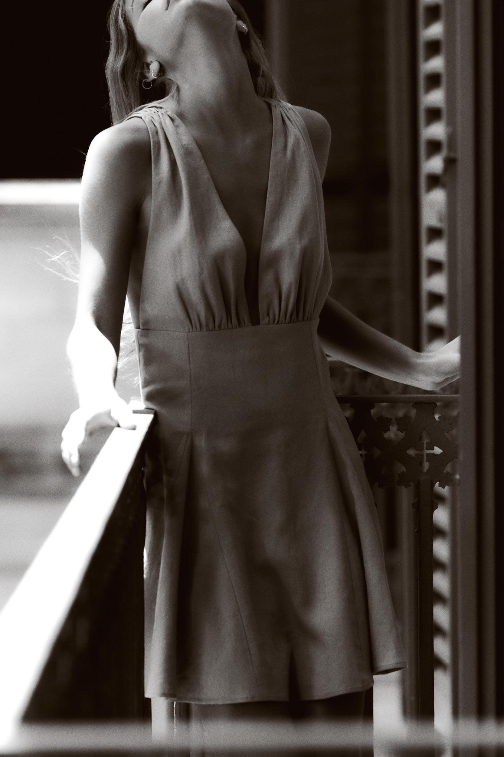 LINEN BLEND SHORT DRESS Product Image