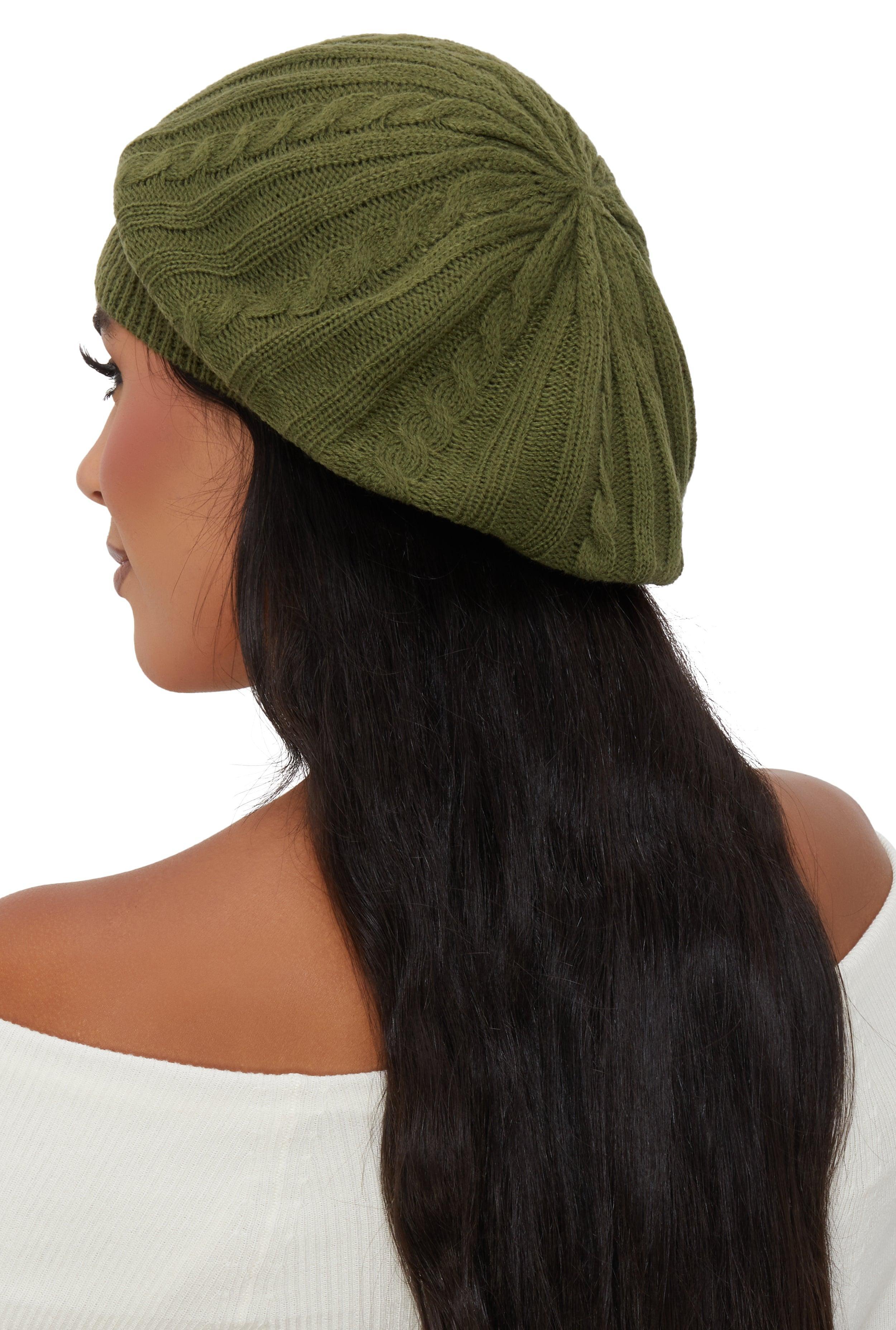Womens Solid Cable Knit Beret Product Image