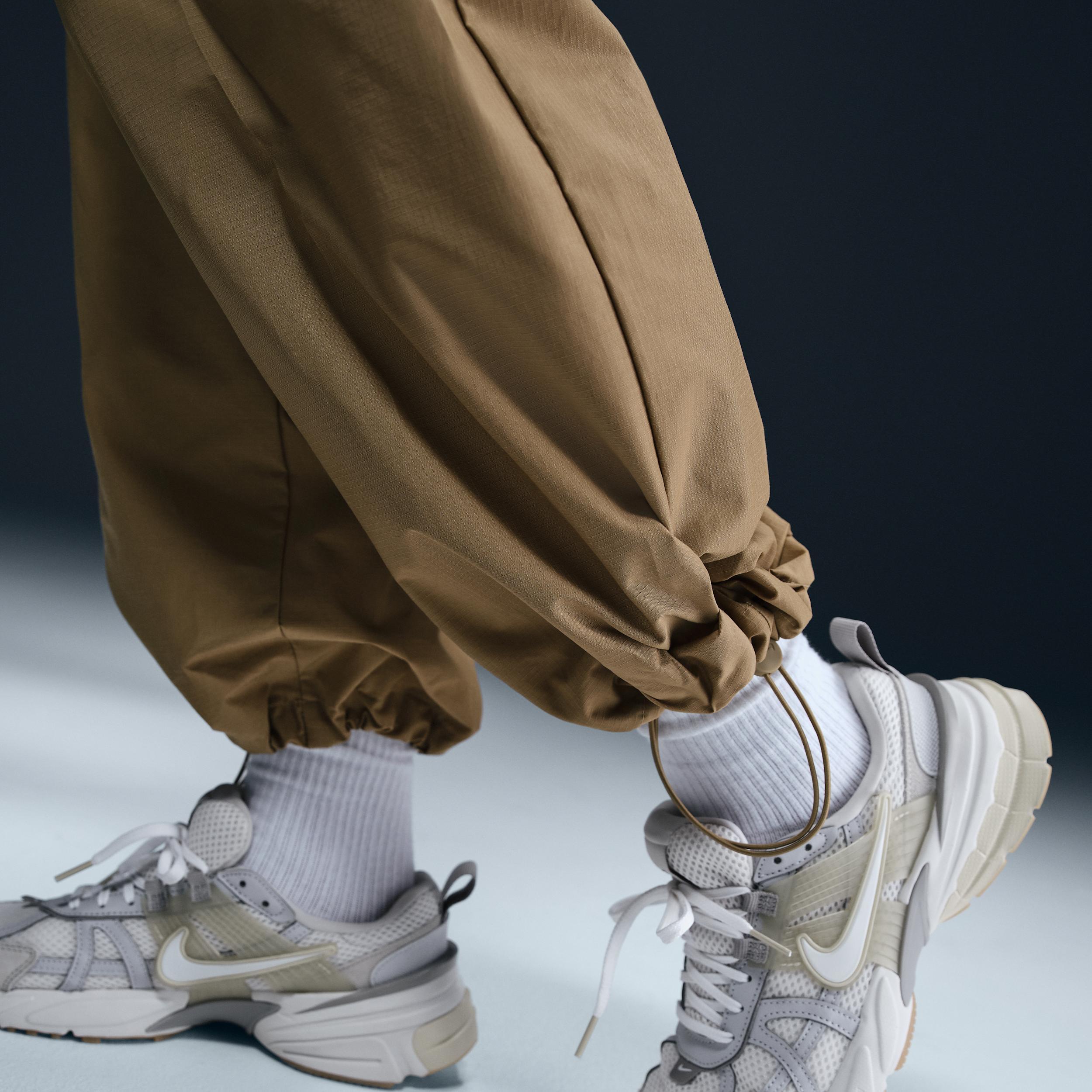Women's Nike Sportswear Everything Wovens Mid-Rise Cargo Pants Product Image