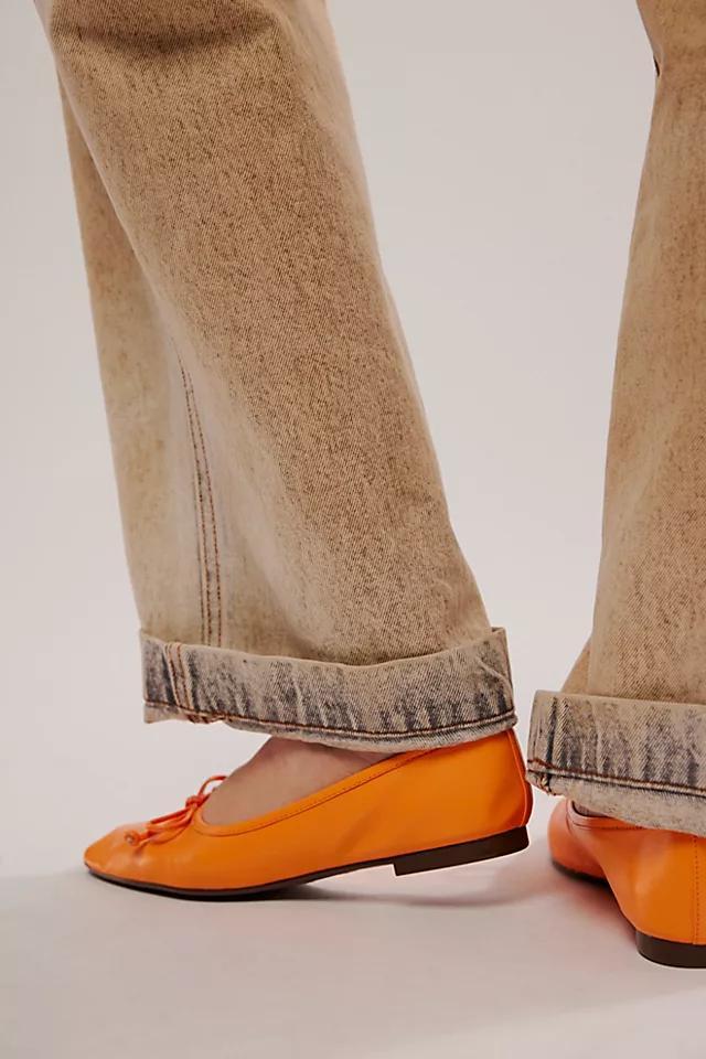 Arissa Flats Product Image