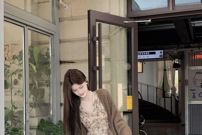 Plain Cardigan / Long-Sleeve V-Neck Floral Print Maxi A-Line Dress Product Image