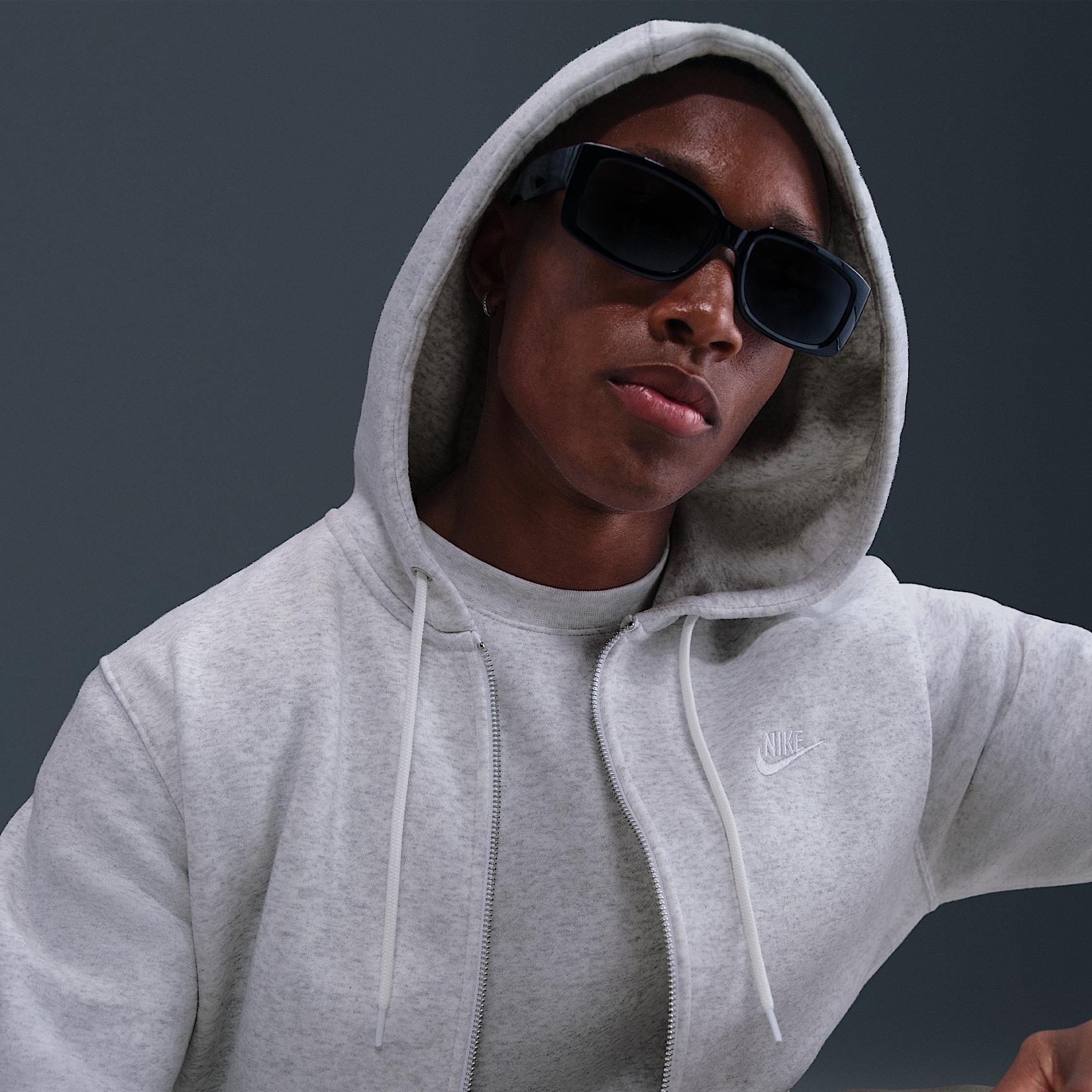 Nike Men's Club Full-Zip Fleece Hoodie Product Image