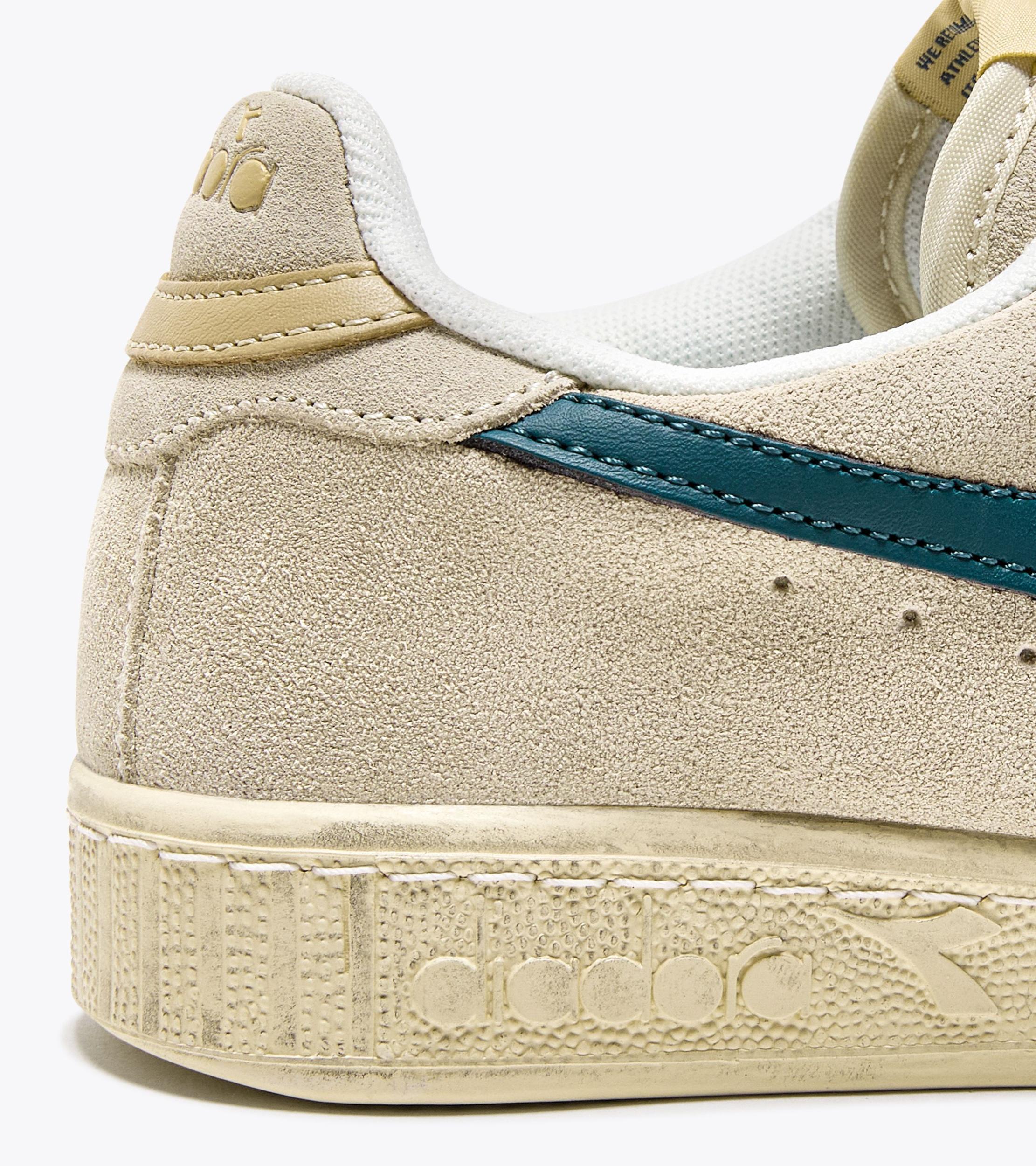 GAME L LOW SUEDE WAXED Product Image