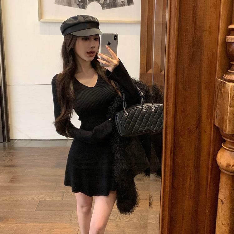 Long-Sleeve V-Neck Plain Knit Mini A-Line Dress Product Image