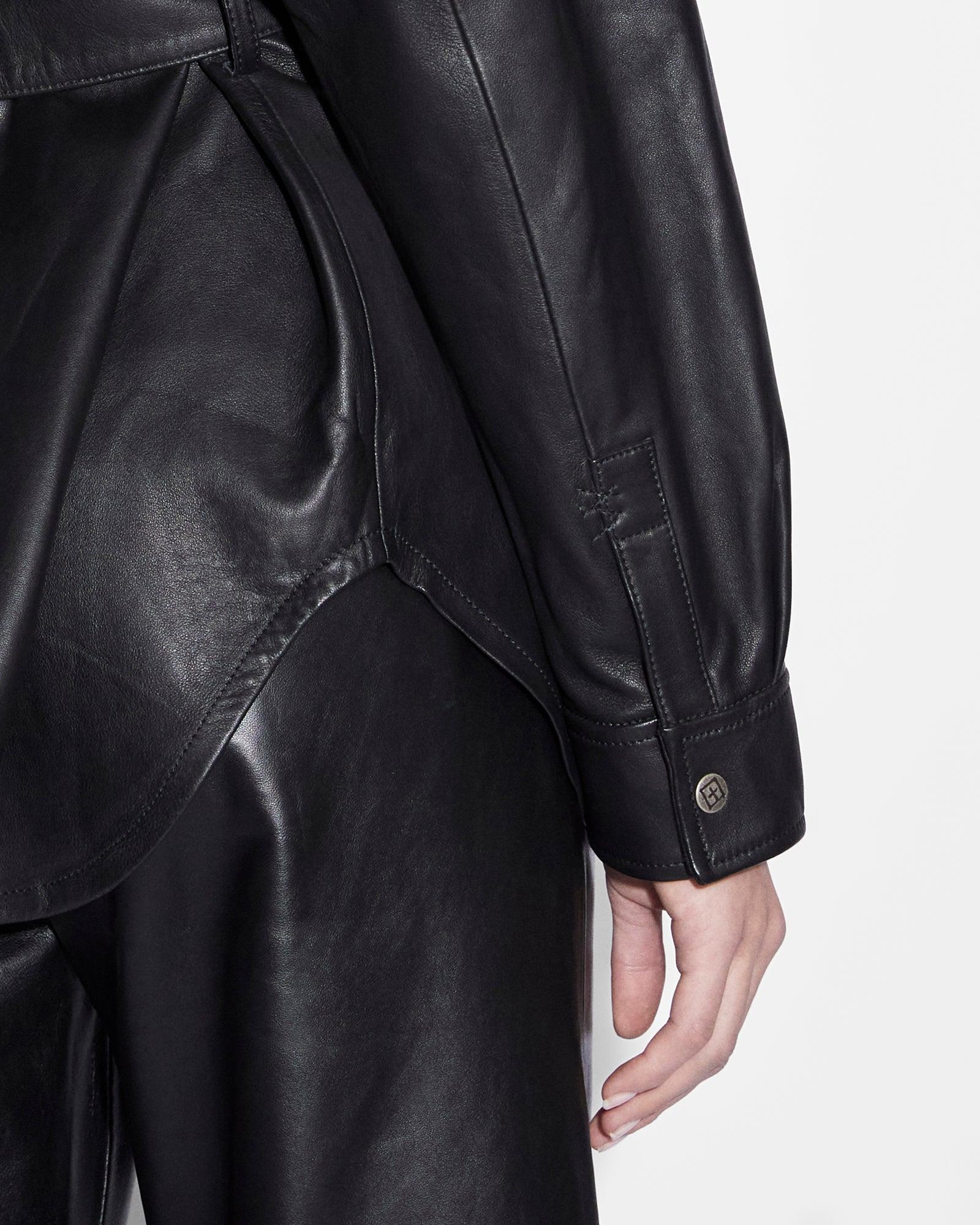 VOYAGER SHACKET BLACK LEATHER Female Product Image