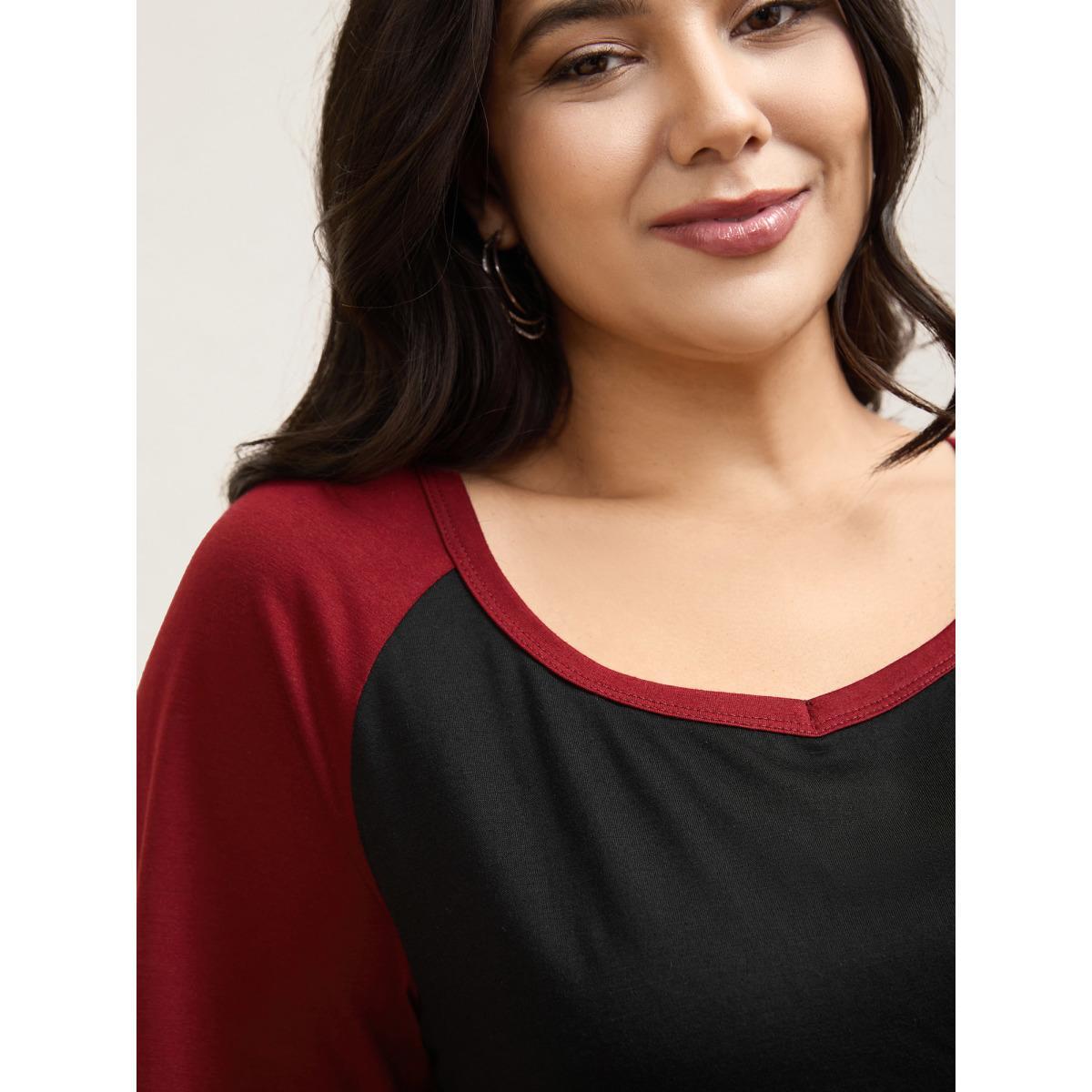 Plus Size Color Contrast Raglan Sleeve T-Shirt Black Women Casual Contrast Heart neckline Everyday T-shirts BloomChic 10/M Product Image