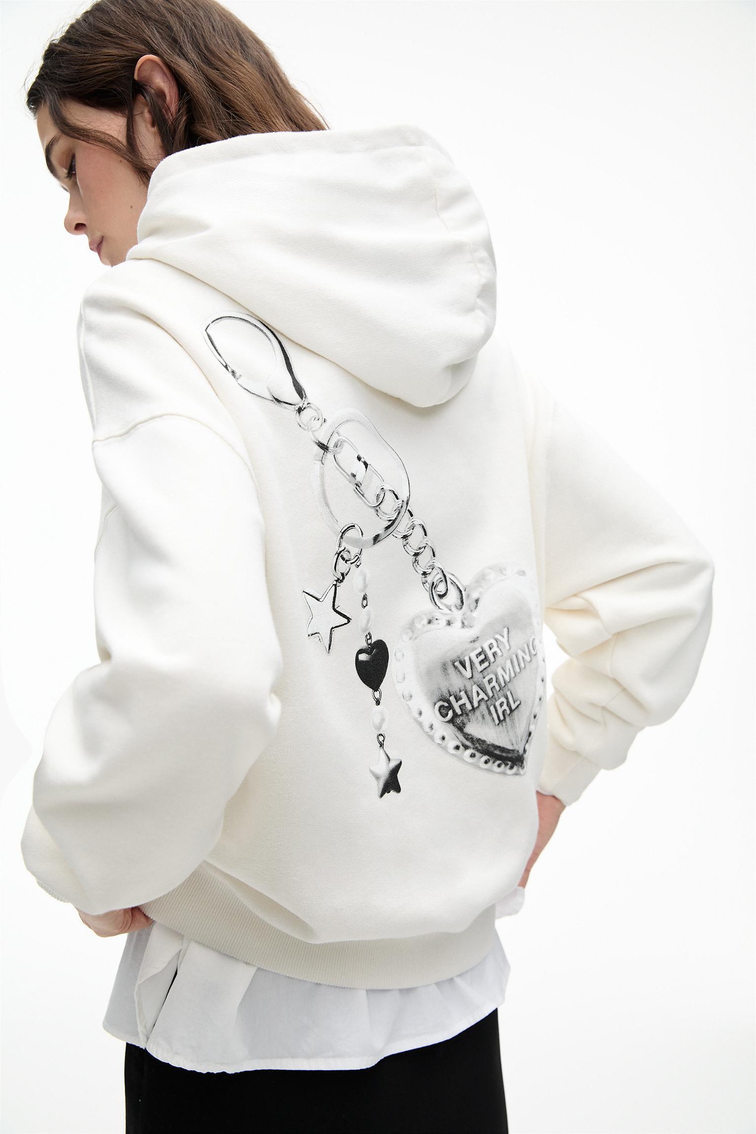 Hoodie with heart keyring Product Image