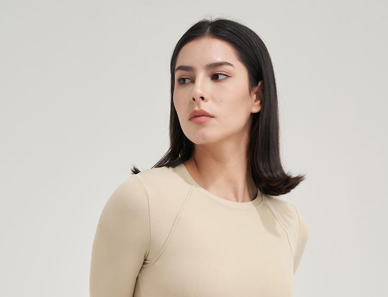 Long-Sleeve Round Neck Plain Raglan Slim Fit Sports T-Shirt Product Image